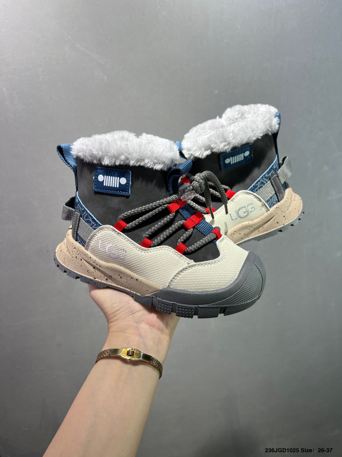 图片[3]-🔥UGG联名款 👟26-37 📣📣放大招 上个大重磅！心心念念终于出货啦🔥🔥🔥内里保暖绒特别的细腻亲肤，上脚不会有扎脚的感觉和任何不适~～这精致的侧拉链设计，便携好穿脱。真的是爱了呀！！穿脱特别方便快捷，适合咱们的小盆友，还能锻炼自主穿脱能力哟✌🏻️-选品中心