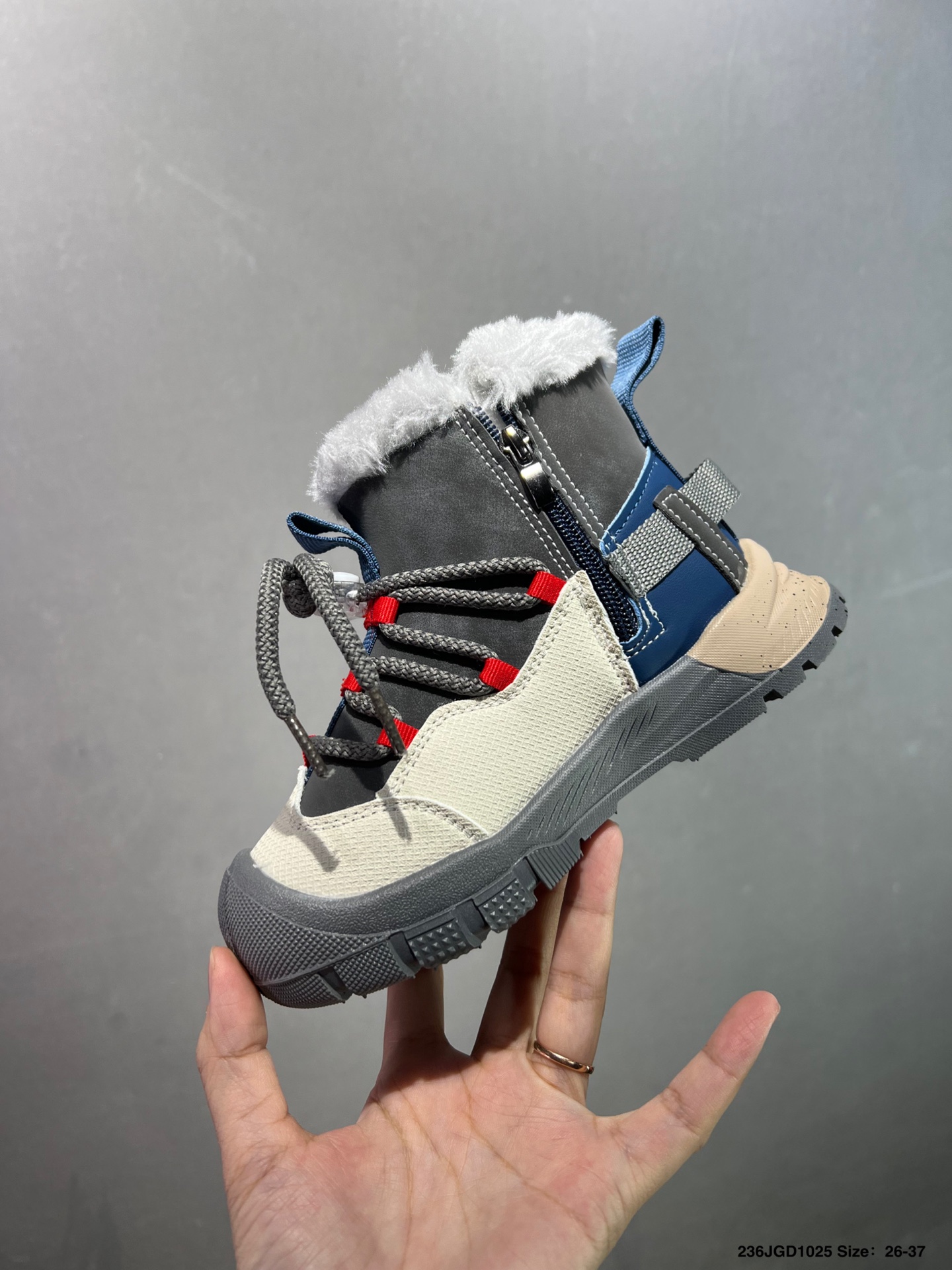 图片[2]-🔥UGG联名款 👟26-37 📣📣放大招 上个大重磅！心心念念终于出货啦🔥🔥🔥内里保暖绒特别的细腻亲肤，上脚不会有扎脚的感觉和任何不适~～这精致的侧拉链设计，便携好穿脱。真的是爱了呀！！穿脱特别方便快捷，适合咱们的小盆友，还能锻炼自主穿脱能力哟✌🏻️-选品中心