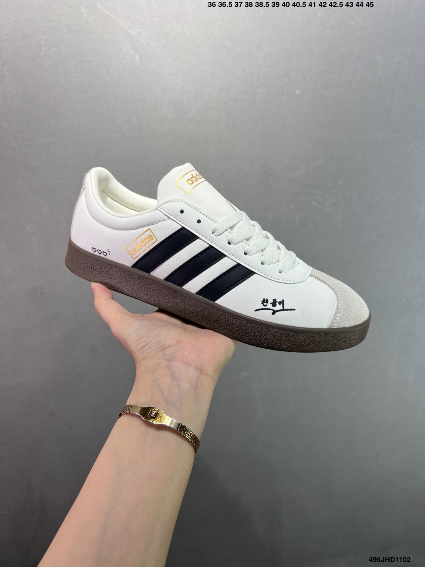 阿迪达斯AD NEO Vl Court 3.0男女子休闲运动板鞋 要精通反重力的运动?你需要一双坚韧的运动鞋 这款AD有着滑板风格运动鞋经典外型 配合耐用设计 以结实橡胶大底配上泡胶鞋垫 带来柔软感觉 绒面与三间完美揉合 尽显玩味 货号:ID6286 2⁄3 371⁄3 38 382⁄3 391⁄3 40 402⁄3 411⁄3 42 422⁄3 431⁄3 44 45 编码:496JHD1102