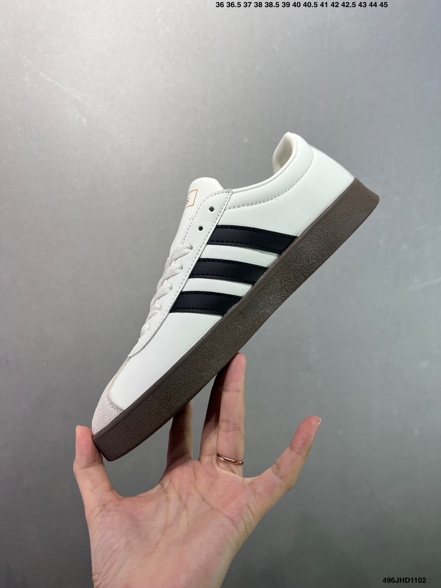 阿迪达斯AD NEO Vl Court 3.0男女子休闲运动板鞋 要精通反重力的运动?你需要一双坚韧的运动鞋 这款AD有着滑板风格运动鞋经典外型 配合耐用设计 以结实橡胶大底配上泡胶鞋垫 带来柔软感觉 绒面与三间完美揉合 尽显玩味 货号:ID6286 2⁄3 371⁄3 38 382⁄3 391⁄3 40 402⁄3 411⁄3 42 422⁄3 431⁄3 44 45 编码:496JHD1102