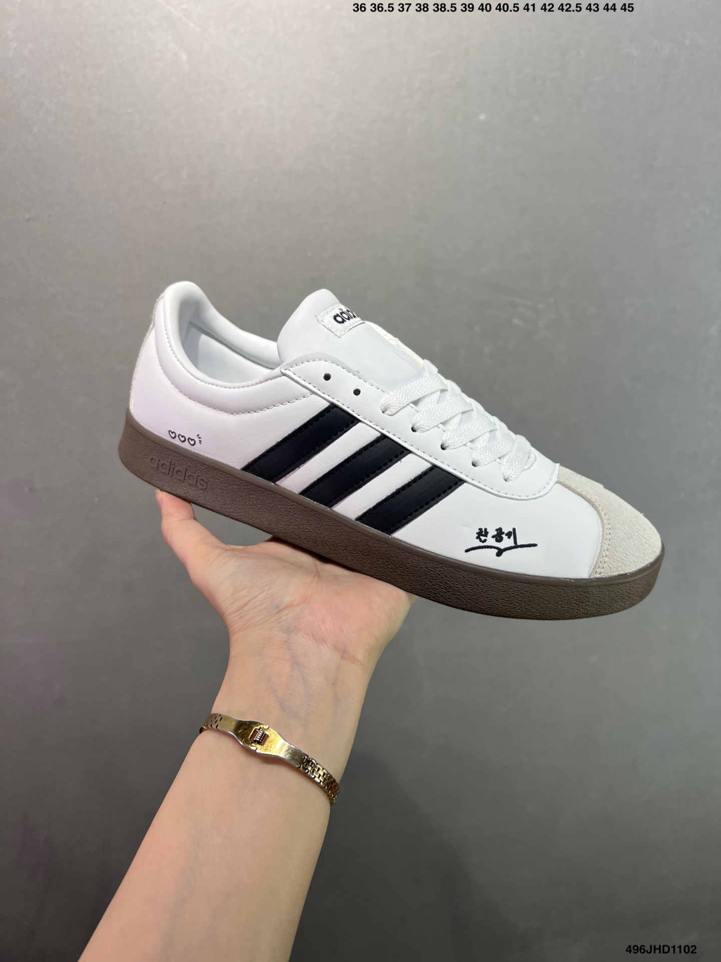 🈴️💰130
✅阿迪达斯AD NEO Vl Court 3.0男女子休闲运动板鞋 要精通反重力的运动？你需要一双坚韧的运动鞋 这款AD有着滑板风格运动鞋经典外型 配合耐用设计 以结实橡胶大底配上泡胶鞋垫 带来柔软感觉 绒面与三间完美揉合 尽显玩味 
货号:ID6286
尺码：36 36⅔ 37⅓ 38 38⅔ 39⅓ 40 40⅔ 41⅓ 42 42⅔ 43⅓ 44 45
编码：496JHD1102