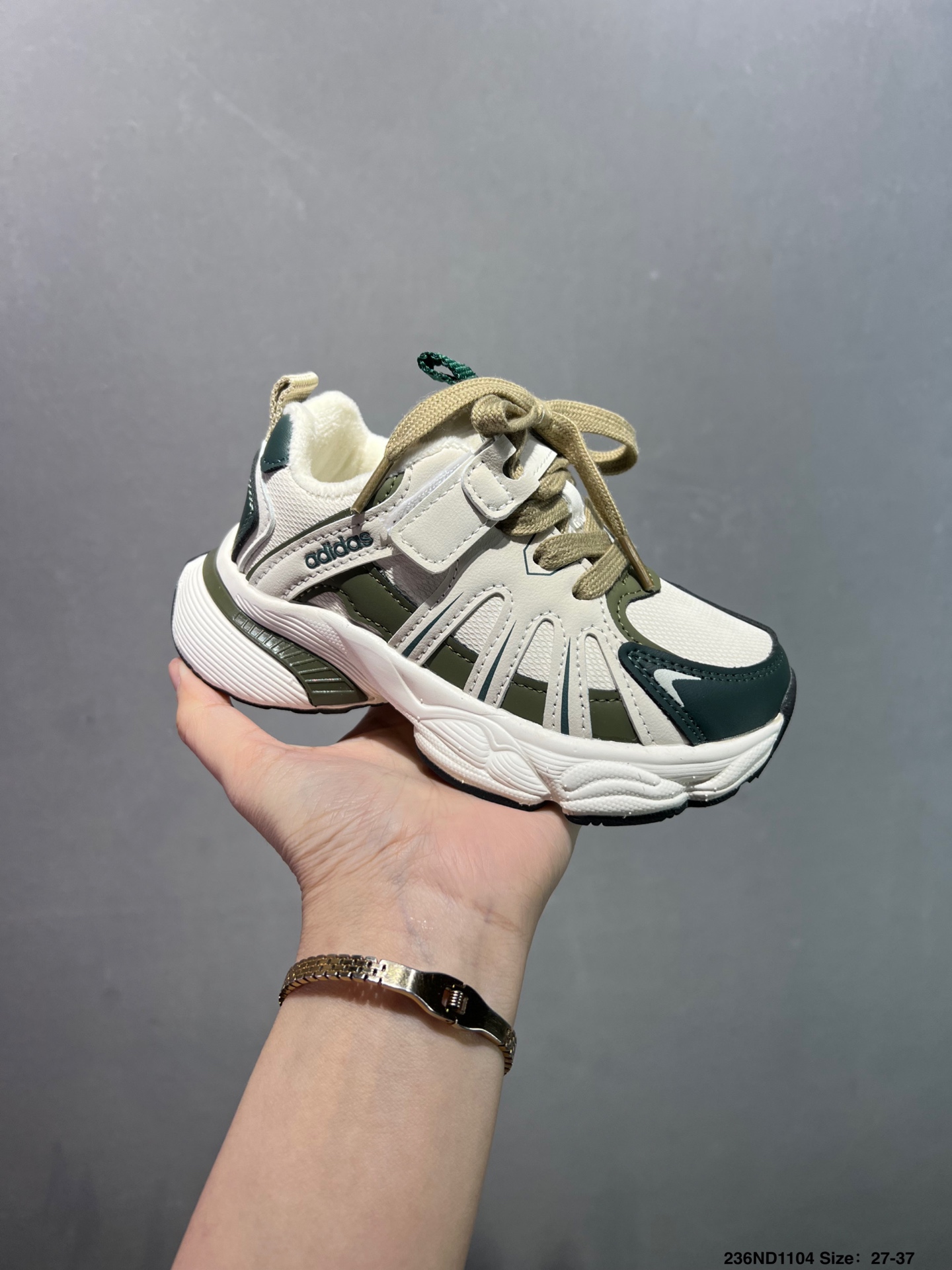 NO:601953,Velvet children's shoes Adidas Adidas space leather mesh fashionable versatile design comfortable non-slip breathable low-cut children's casual shoes Adidas children's shoes Size: 27 28 29 30 31 32 33 34 35 36 37 ID236ND1104, snow boots, adidas, boots,19860909加绒款 童鞋Adidas 阿迪达斯 太空革网面 时尚 百搭设计舒适 防滑透气 低帮 儿童休闲鞋 阿迪童鞋 尺码:27 28 29 30 31 32 33 34 35 36 37 ID236ND1104,雪地靴,adidas,boots,,Children's