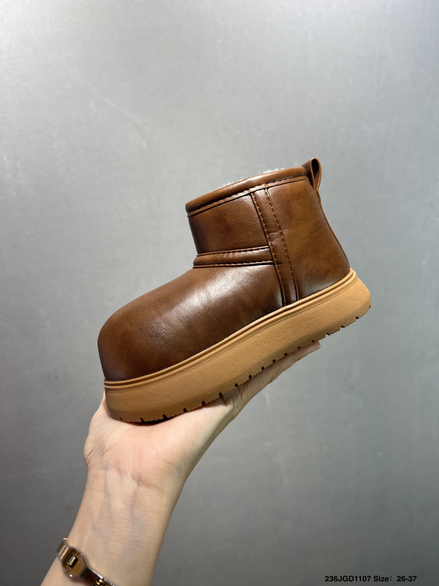 图片[6]-U家新款大标卡皮巴拉儿童雪地靴 尺码：26-37码 经典UGG系列🆕 优质皮料拼接，质感满满💯 内里加绒保暖又舒适❄️ 经典大标，时尚又百搭❤️-选品中心