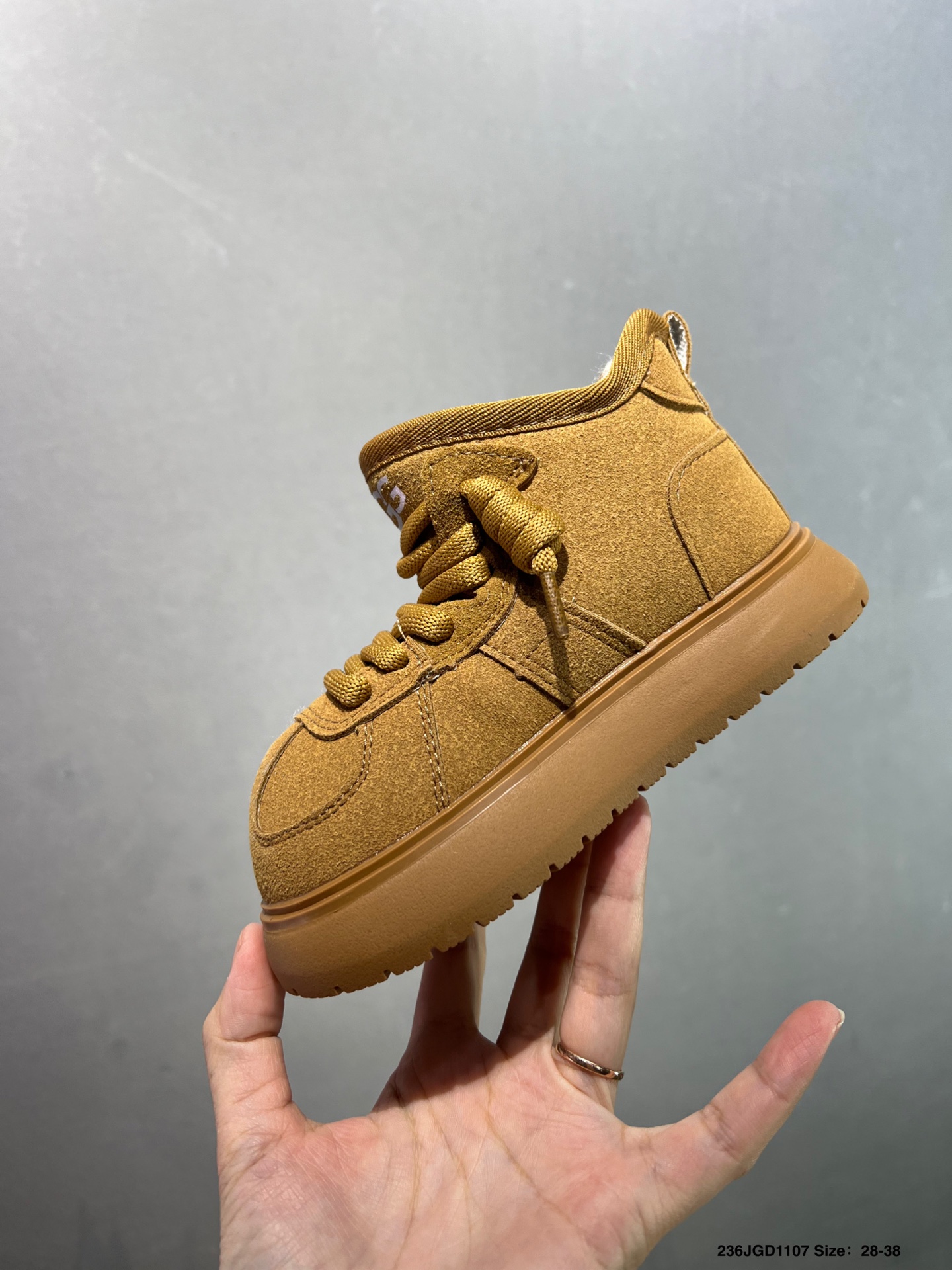 图片[6]-U家新款大标卡皮巴拉儿童雪地靴 尺码：26-38码 经典UGG系列🆕 优质皮料拼接，质感满满💯 内里加绒保暖又舒适❄️ 经典大标，时尚又百搭❤️-选品中心