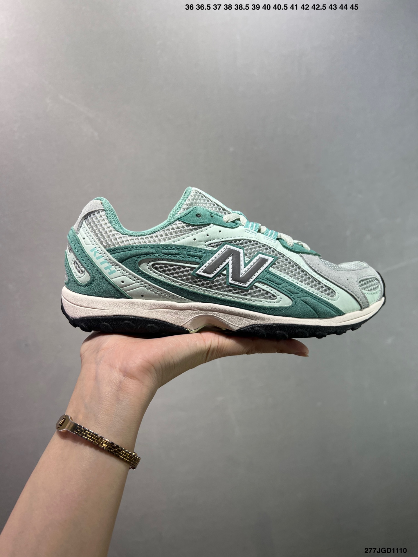 特价✅New Balance 204L 薄底鞋 薄底皮质鞋带德训miu系 减震耐磨包裹性支撑轻便 低帮 生活休闲鞋 轻盈脚感质感兼具 鞋身搭载EVA科技中底,适用多元穿搭场合为户外出行提供舒适长远的穿搭体验 货号:U204LSWB ID:277JGD1110