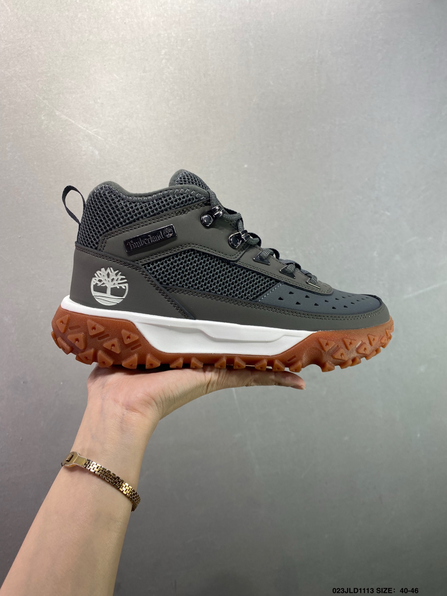 💰170 公司级✅新款Timberland添柏岚/天伯伦 户外休闲鞋 历年超级热销款 英伦复古工装男鞋 原盒原包装 搭配防臭防腐高弹力鞋垫，给您完美的穿着体验，质量考究耐穿，型男必备，专治不帅，高品质脚感一流！ 尺码：38 39 40 41 42 43 如图 ID:023JLD1113