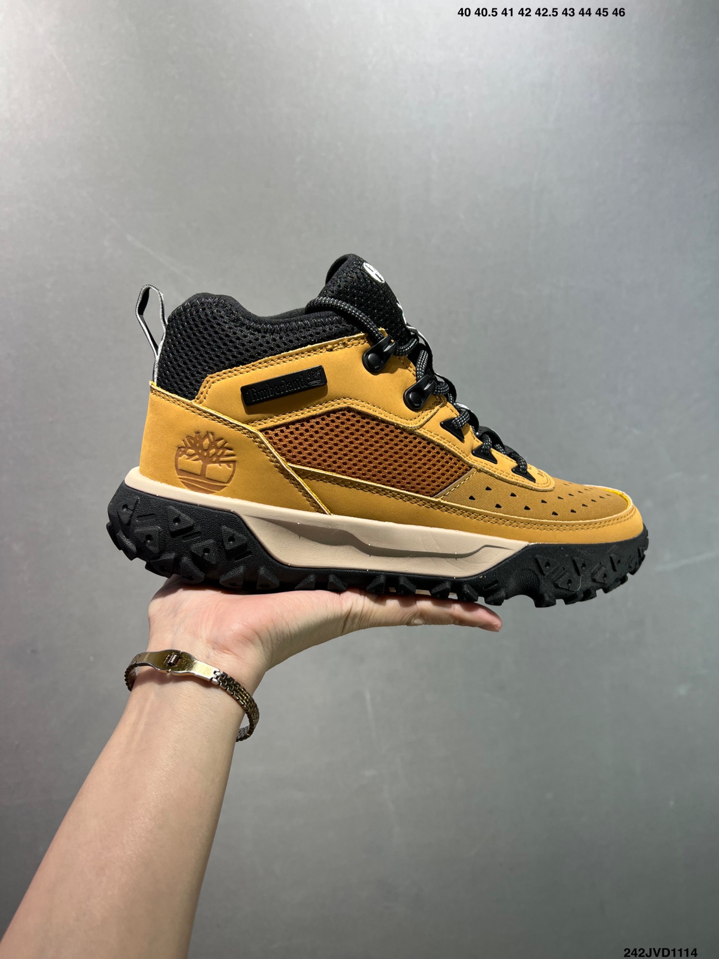 💰170 公司级✅新款Timberland添柏岚/天伯伦 户外休闲鞋 历年超级热销款 英伦复古工装男鞋 原盒原包装 搭配防臭防腐高弹力鞋垫，给您完美的穿着体验，质量考究耐穿，型男必备，专治不帅，高品质脚感一流！ 尺码：38 39 40 41 42 43 如图 ID:242JVD1114