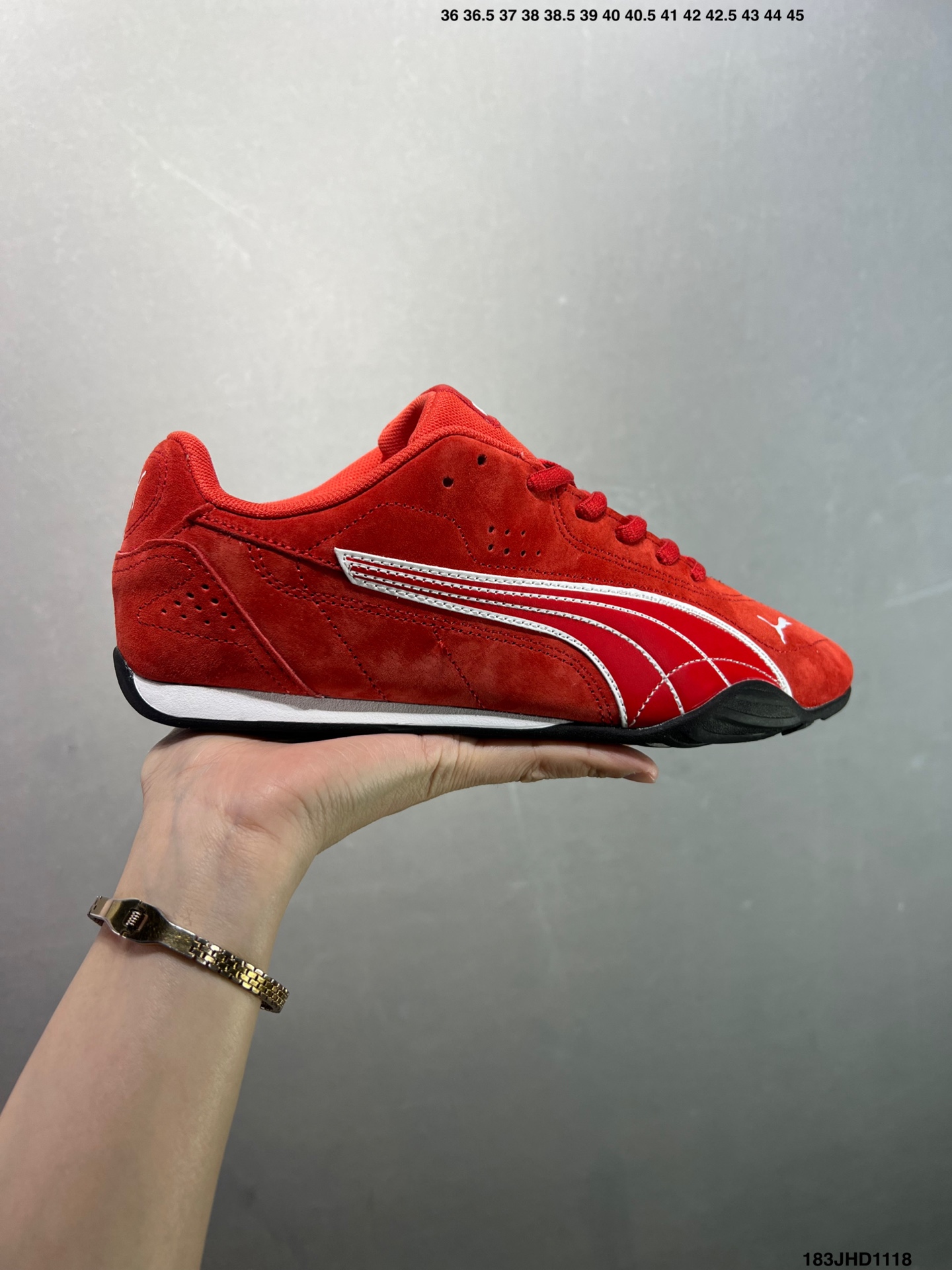 💰130
公司级✅Puma Catch Soleil SD 彪马 舒适防滑 低帮休闲德训薄底鞋
货号:402681-05
尺码:35 36 37 37.5 38 38.5 39 40 40.5 41 42 42.5 43 44 45
ID:183JHD1118