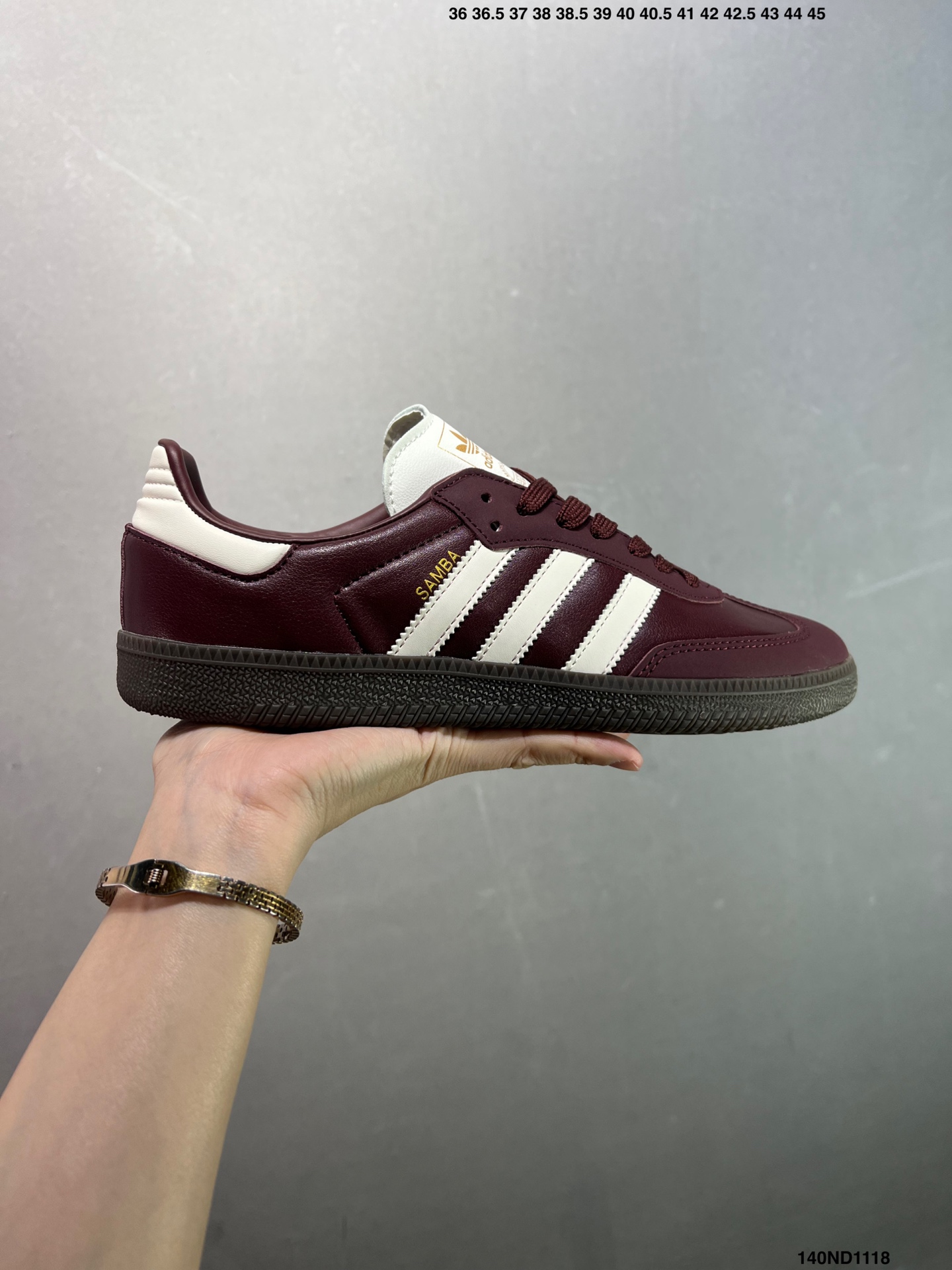 💰90
✅Adidas Originals Samba OG 桑巴舞系列 阿迪达斯 三叶草 绅士德训足球风百搭低帮休闲运动板鞋
货号:IG0654
尺码:36 36.5 37 38 38.5 39 40 40.5 41 42 42.5 43 44 45
ID:140ND1118