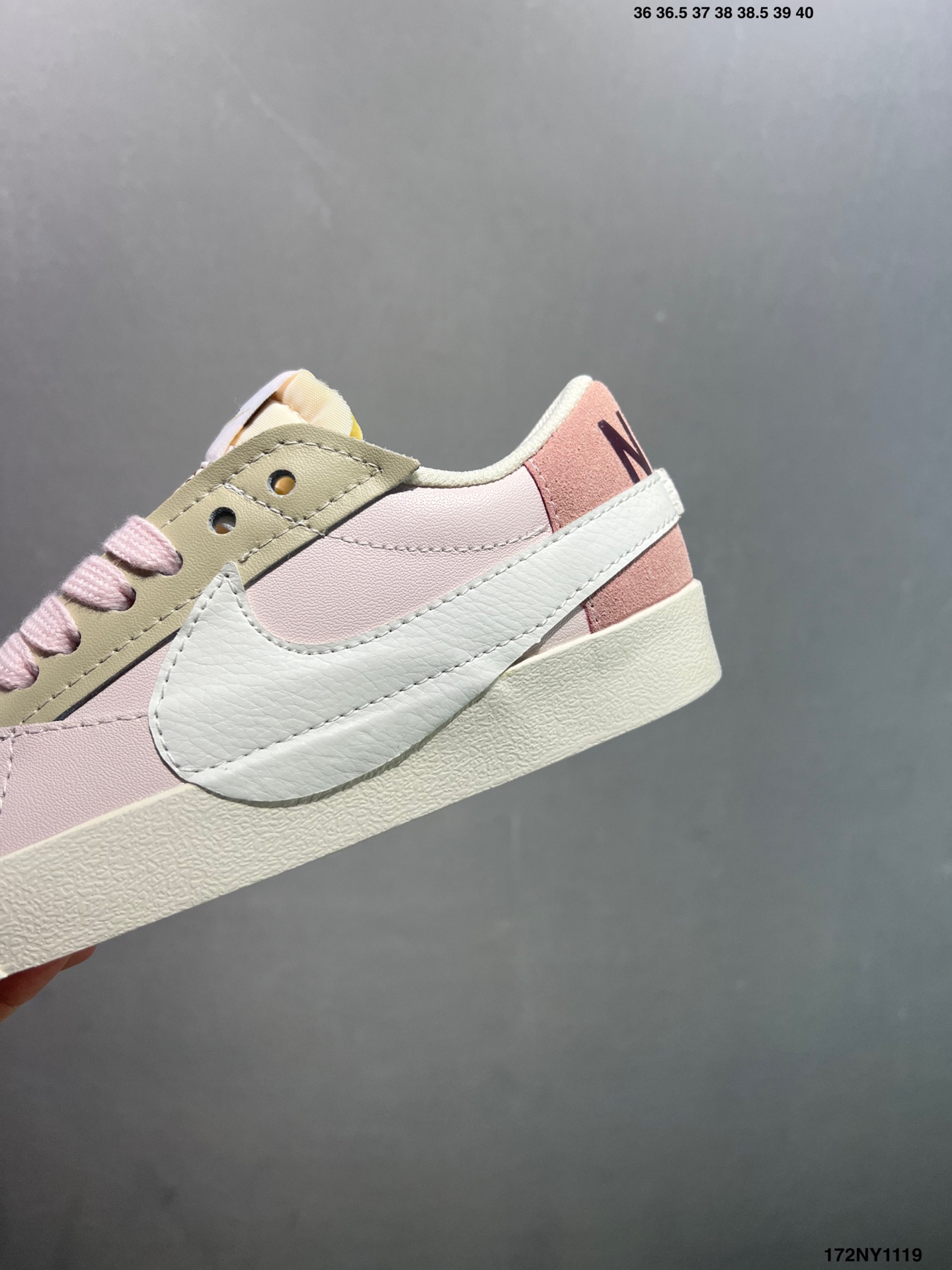 供货价:120💰高瑞莆田鞋👟星选安福优品,得物APP同步款,顺丰包邮得物1:1面单,下单赠送精美礼品🎁
✅NK Blazer Low&lsquo;77 Jumbo 
经典百搭低帮开拓者休闲运动板鞋 
货号:DQ8769-100
尺码:36 36.5 37.5 38 38.5 39 40 40.5 41 42 42.5 43 44 45
ID:172NY1119