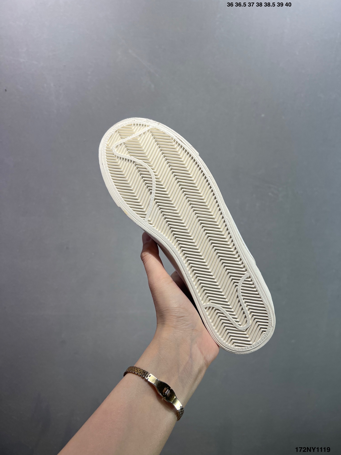 供货价:120💰高瑞莆田鞋👟星选安福优品,得物APP同步款,顺丰包邮得物1:1面单,下单赠送精美礼品🎁
✅NK Blazer Low&lsquo;77 Jumbo 
经典百搭低帮开拓者休闲运动板鞋 
货号:DQ8769-100
尺码:36 36.5 37.5 38 38.5 39 40 40.5 41 42 42.5 43 44 45
ID:172NY1119