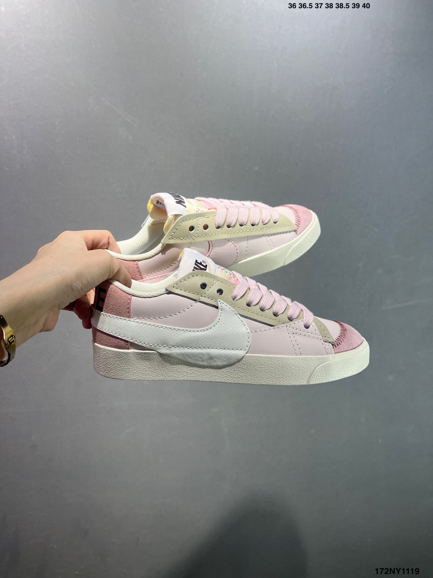 供货价:120💰高瑞莆田鞋👟星选安福优品,得物APP同步款,顺丰包邮得物1:1面单,下单赠送精美礼品🎁
✅NK Blazer Low&lsquo;77 Jumbo 
经典百搭低帮开拓者休闲运动板鞋 
货号:DQ8769-100
尺码:36 36.5 37.5 38 38.5 39 40 40.5 41 42 42.5 43 44 45
ID:172NY1119