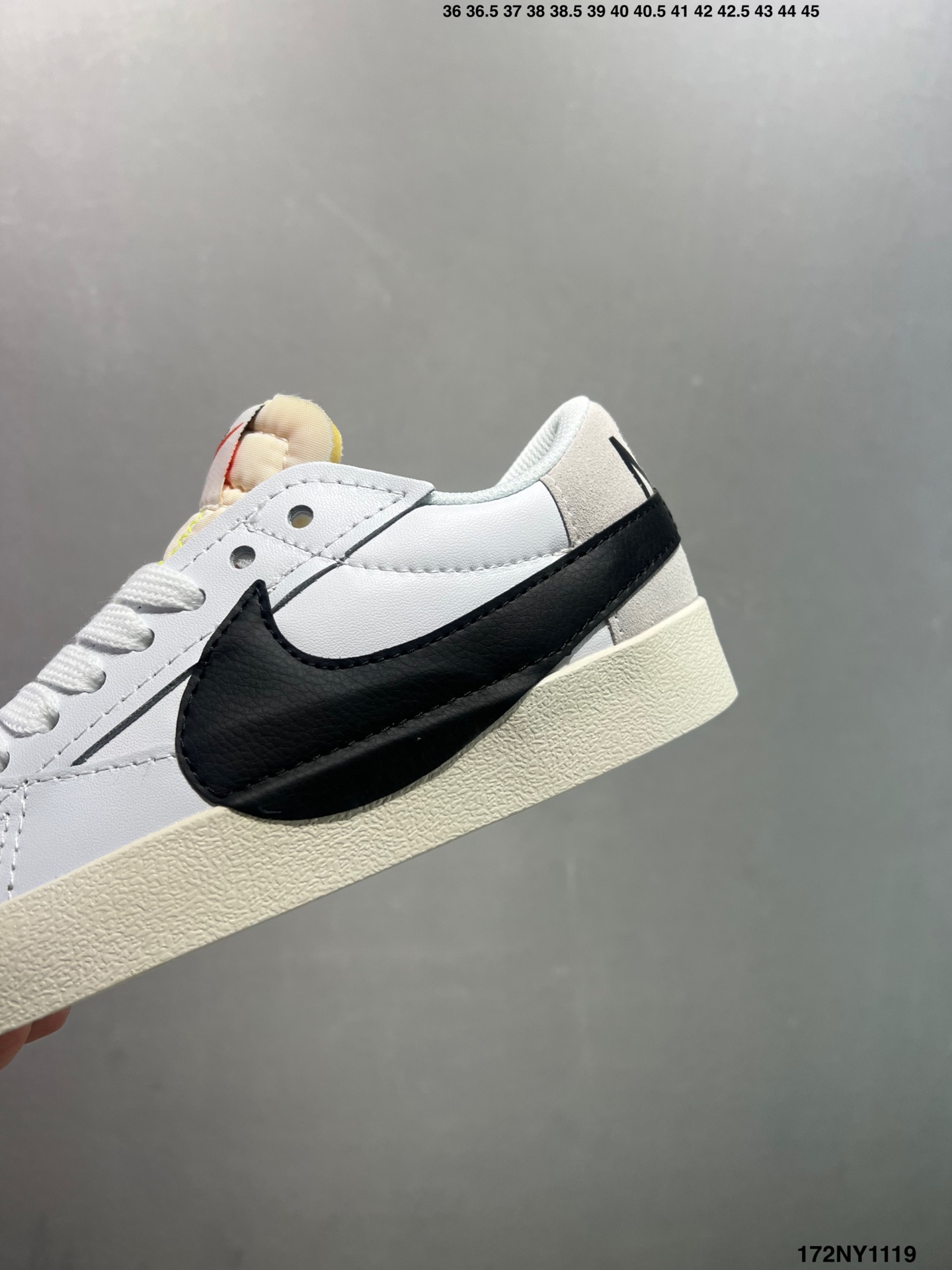 供货价:120💰高瑞莆田鞋👟星选安福优品,得物APP同步款,顺丰包邮得物1:1面单,下单赠送精美礼品🎁
✅NK Blazer Low&lsquo;77 Jumbo 
经典百搭低帮开拓者休闲运动板鞋 
货号:DQ8769-100
尺码:36 36.5 37.5 38 38.5 39 40 40.5 41 42 42.5 43 44 45
ID:172NY1119