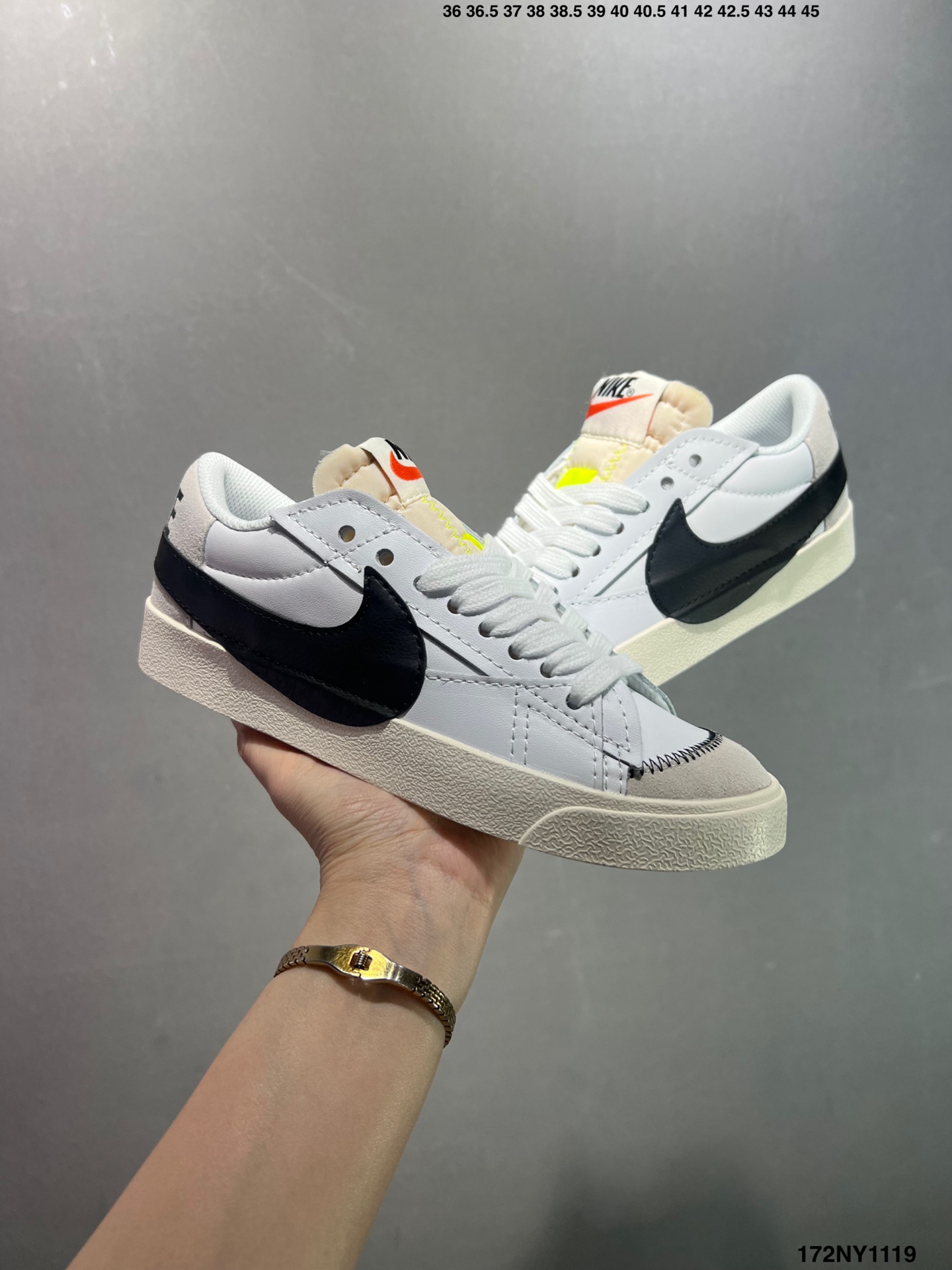 供货价:120💰高瑞莆田鞋👟星选安福优品,得物APP同步款,顺丰包邮得物1:1面单,下单赠送精美礼品🎁
✅NK Blazer Low&lsquo;77 Jumbo 
经典百搭低帮开拓者休闲运动板鞋 
货号:DQ8769-100
尺码:36 36.5 37.5 38 38.5 39 40 40.5 41 42 42.5 43 44 45
ID:172NY1119