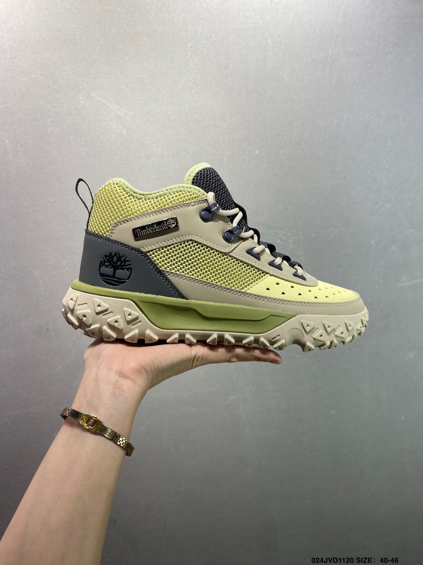 💰170
公司级✅新款Timberland添柏岚/天伯伦 户外休闲鞋 历年超级热销款 英伦复古工装男鞋 原盒原包装 搭配防臭防腐高弹力鞋垫，给您完美的穿着体验，质量考究耐穿，型男必备，专治不帅，高品质脚感一流！
尺码：38 39 40 41 42 43 如图
ID:024JVD1120