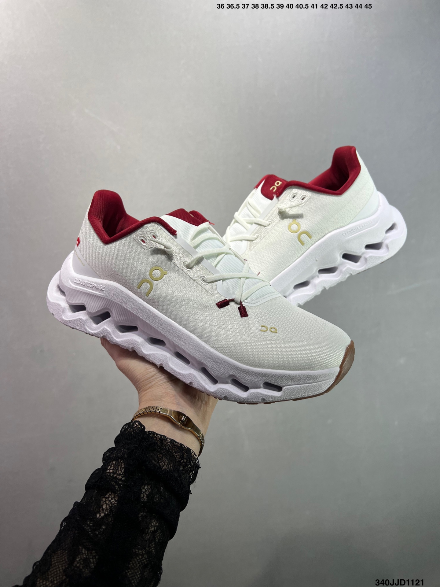 🈴️💰110
✅On昂跑 Cloudtilt
户外街头机能风跑步鞋
Cloud Hi Edge户外机能融合街头潮流
越界开启全新都市探索
CloudTec®专利科技鞋底搭载耐温耐用革新中底泡棉 同时以摇椅圆弧的机能感轮廓
带来流畅平稳的迈步 轻量透气的工程网格结合环保人造麂皮 衬托出活力醒目的视觉效果 饰有品牌Logo的TPU鞋带扣 让系带方式别具一格
是日常穿搭、旅行和城市探索的理想之选
货号: 3WE10053286
尺码: 36 36.5 37.5 38 38.5 39 40 如图 ID:340JJD1121