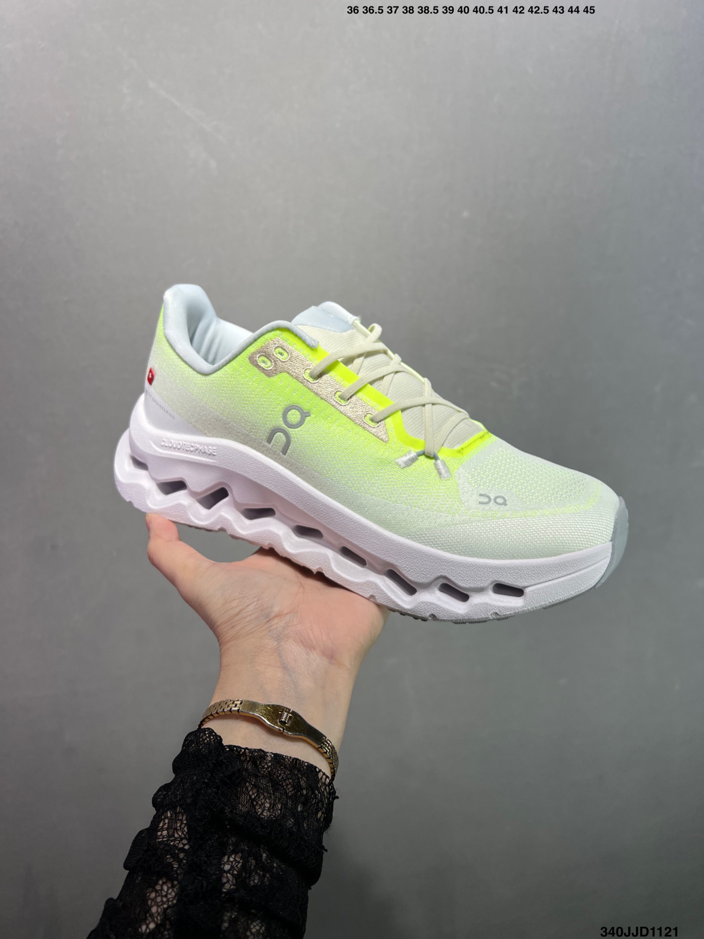 🈴️💰110
✅On昂跑 Cloudtilt
户外街头机能风跑步鞋
Cloud Hi Edge户外机能融合街头潮流
越界开启全新都市探索
CloudTec®专利科技鞋底搭载耐温耐用革新中底泡棉 同时以摇椅圆弧的机能感轮廓
带来流畅平稳的迈步 轻量透气的工程网格结合环保人造麂皮 衬托出活力醒目的视觉效果 饰有品牌Logo的TPU鞋带扣 让系带方式别具一格
是日常穿搭、旅行和城市探索的理想之选
货号: 3WE10053286
尺码: 36 36.5 37.5 38 38.5 39 40 如图 ID:340JJD1121