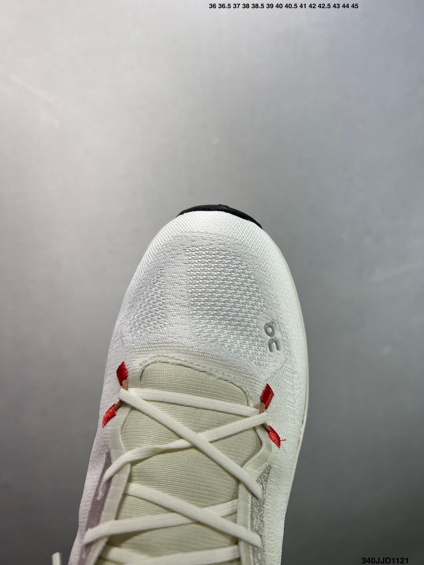 💰110
✅On昂跑 Cloudtilt
户外街头机能风跑步鞋
Cloud Hi Edge户外机能融合街头潮流
越界开启全新都市探索
CloudTec®专利科技鞋底搭载耐温耐用革新中底泡棉 同时以摇椅圆弧的机能感轮廓
带来流畅平稳的迈步 轻量透气的工程网格结合环保人造麂皮 衬托出活力醒目的视觉效果 饰有品牌Logo的TPU鞋带扣 让系带方式别具一格
是日常穿搭、旅行和城市探索的理想之选
货号: 3WE10053286
尺码: 36 36.5 37.5 38 38.5 39 40 如图 ID:340JJD1121