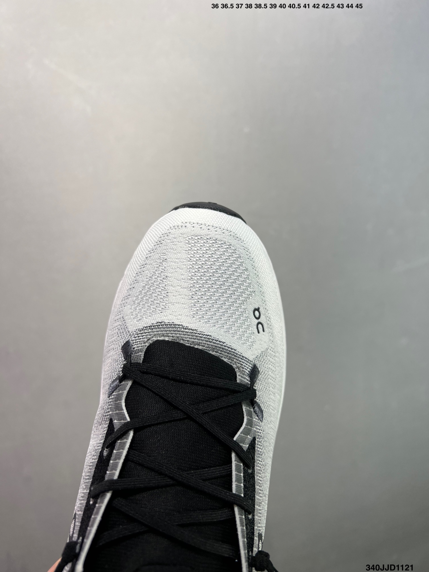 💰110
✅On昂跑 Cloudtilt
户外街头机能风跑步鞋
Cloud Hi Edge户外机能融合街头潮流
越界开启全新都市探索
CloudTec®专利科技鞋底搭载耐温耐用革新中底泡棉 同时以摇椅圆弧的机能感轮廓
带来流畅平稳的迈步 轻量透气的工程网格结合环保人造麂皮 衬托出活力醒目的视觉效果 饰有品牌Logo的TPU鞋带扣 让系带方式别具一格
是日常穿搭、旅行和城市探索的理想之选
货号: 3WE10053286
尺码: 36 36.5 37.5 38 38.5 39 40 如图 ID:340JJD1121