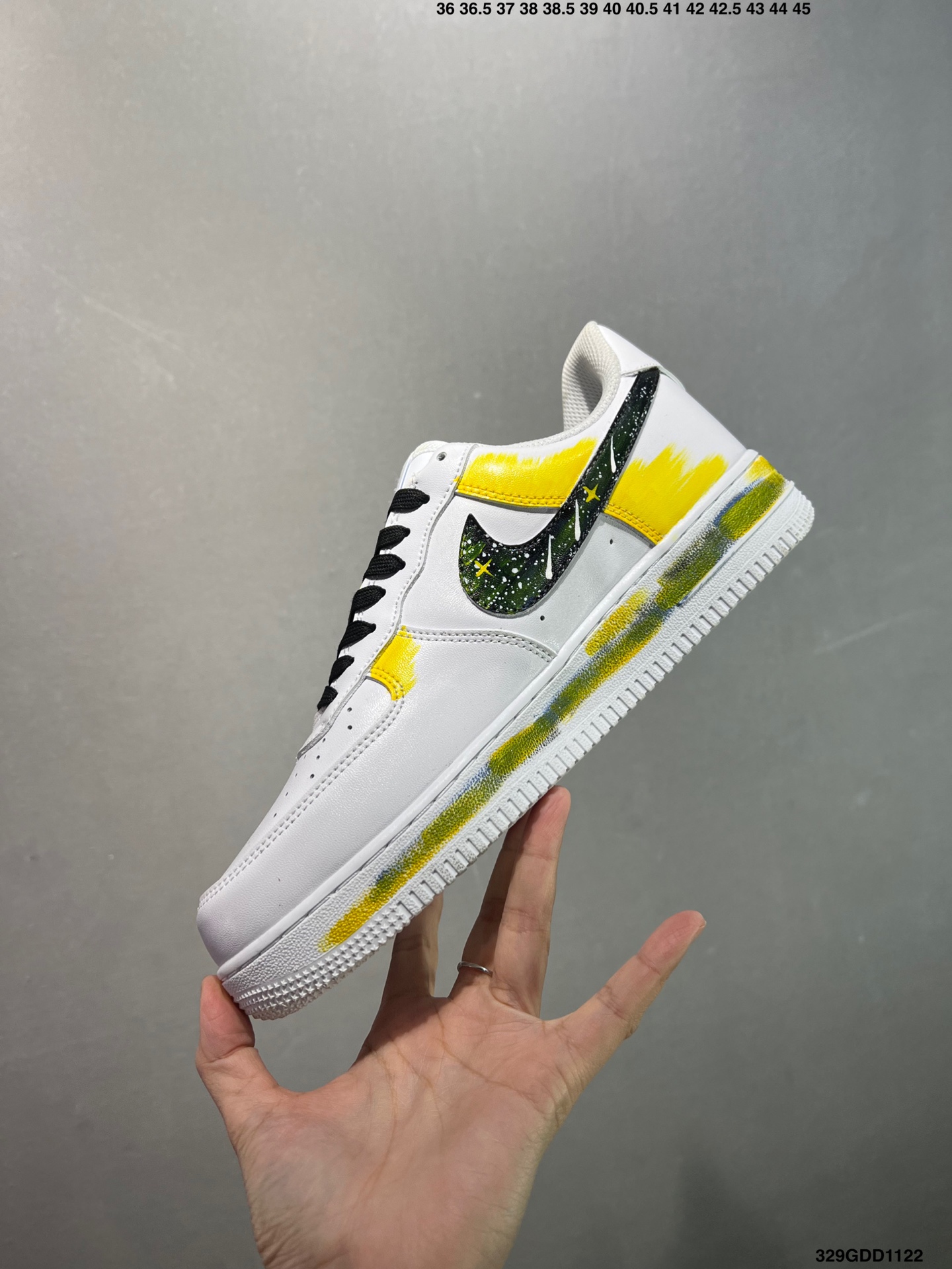 💰200
公司级✅ NIke Air Force 1 ‘07 空军一号休闲板鞋 进口牛筋布 原楦头原纸板 纯正空军版型 定制鞋盒 全掌内置全掌气垫 原厂中底钢印 拉帮完美  货号：315122-661 SIZE：36 36.5 37.5 38 38.5 39 40 40.5 41 42 42.5 43 44 44.5 45 ID：329GDD1122