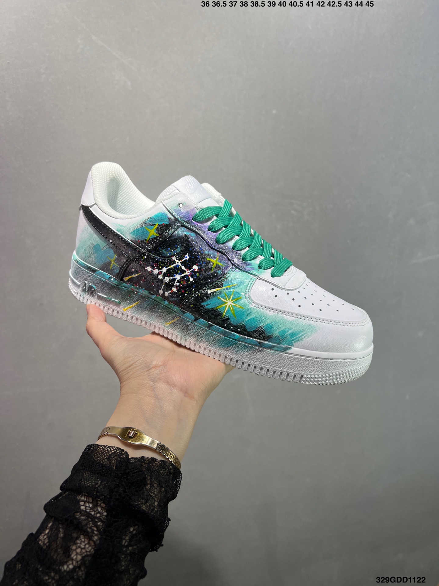 💰200
公司级✅ NIke Air Force 1 ‘07 空军一号休闲板鞋 进口牛筋布 原楦头原纸板 纯正空军版型 定制鞋盒 全掌内置全掌气垫 原厂中底钢印 拉帮完美  货号：315122-661 SIZE：36 36.5 37.5 38 38.5 39 40 40.5 41 42 42.5 43 44 44.5 45 ID：329GDD1122
