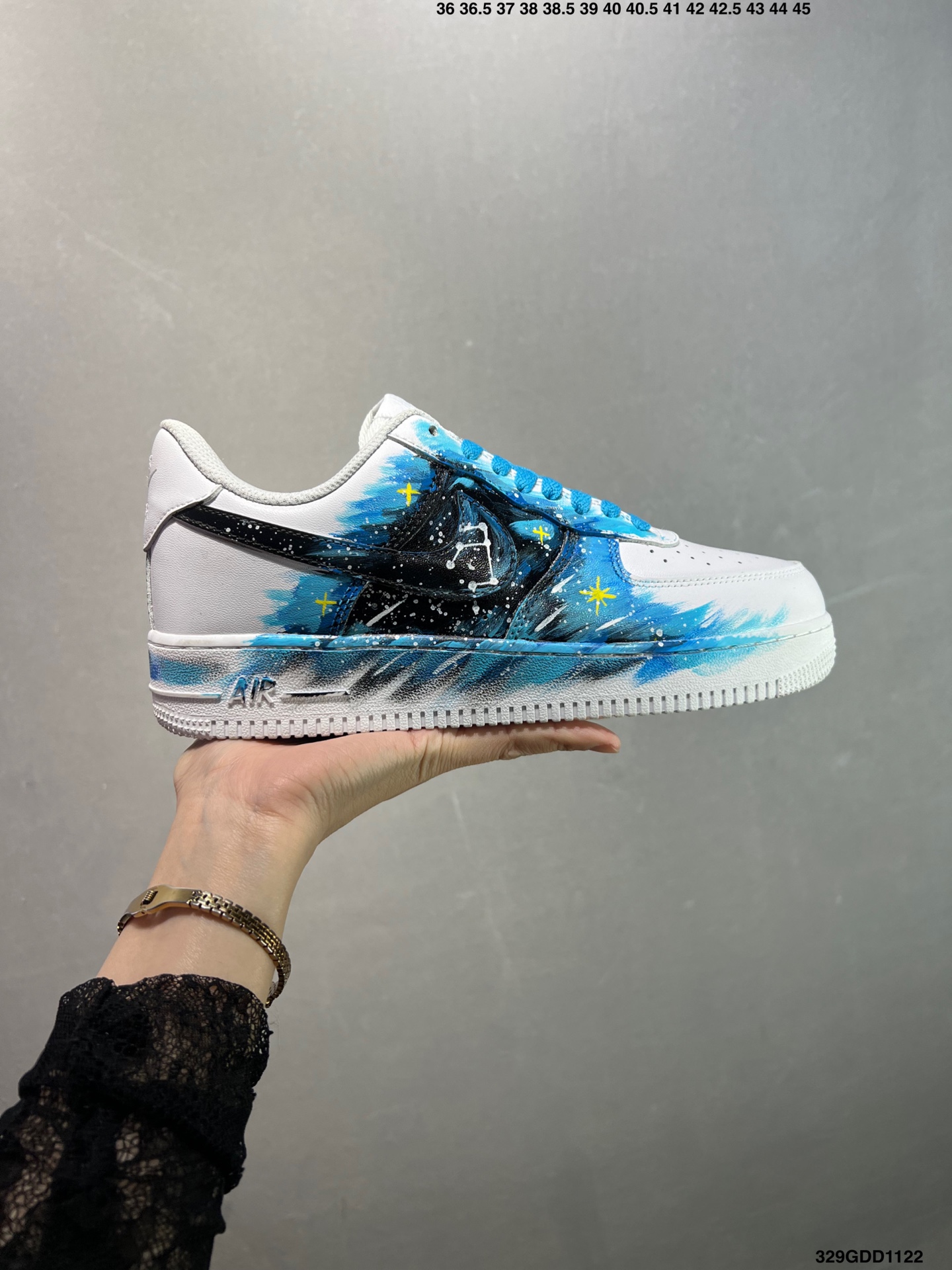 💰200
公司级✅ NIke Air Force 1 ‘07 空军一号休闲板鞋 进口牛筋布 原楦头原纸板 纯正空军版型 定制鞋盒 全掌内置全掌气垫 原厂中底钢印 拉帮完美  货号：315122-661 SIZE：36 36.5 37.5 38 38.5 39 40 40.5 41 42 42.5 43 44 44.5 45 ID：329GDD1122