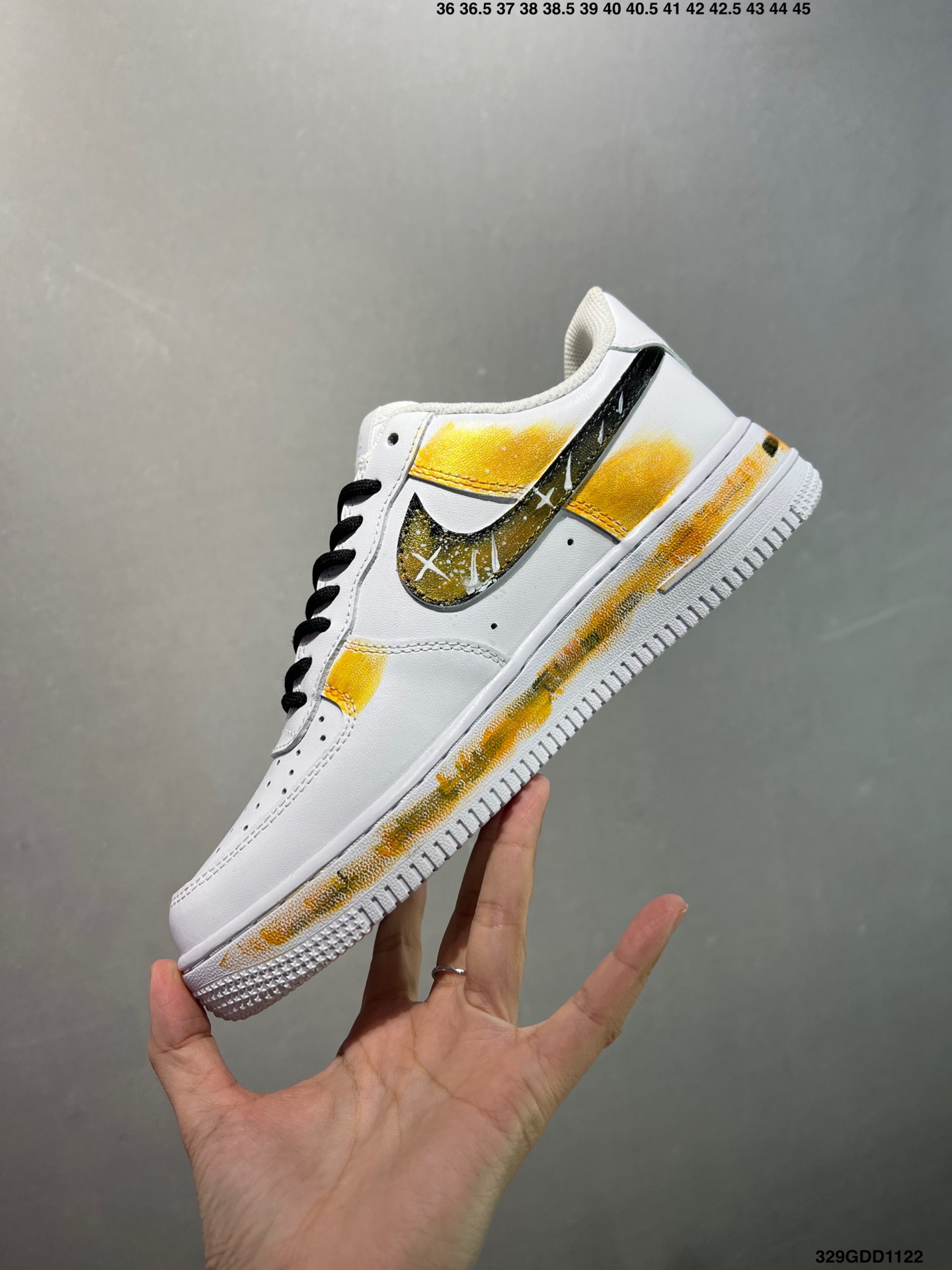 💰200
公司级✅ NIke Air Force 1 ‘07 空军一号休闲板鞋 进口牛筋布 原楦头原纸板 纯正空军版型 定制鞋盒 全掌内置全掌气垫 原厂中底钢印 拉帮完美  货号：315122-661 SIZE：36 36.5 37.5 38 38.5 39 40 40.5 41 42 42.5 43 44 44.5 45 ID：329GDD1122
