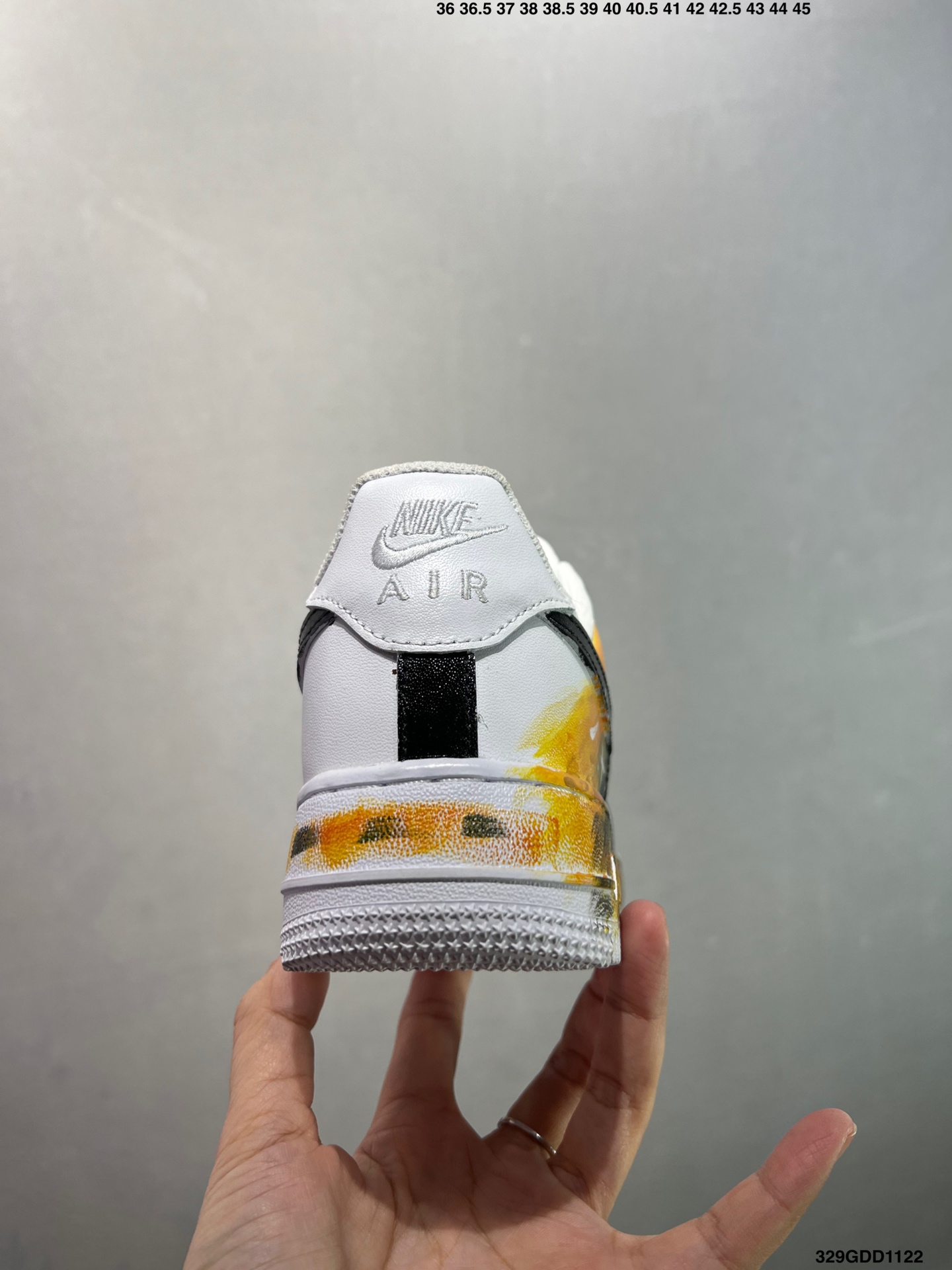 💰200
公司级✅ NIke Air Force 1 ‘07 空军一号休闲板鞋 进口牛筋布 原楦头原纸板 纯正空军版型 定制鞋盒 全掌内置全掌气垫 原厂中底钢印 拉帮完美  货号：315122-661 SIZE：36 36.5 37.5 38 38.5 39 40 40.5 41 42 42.5 43 44 44.5 45 ID：329GDD1122