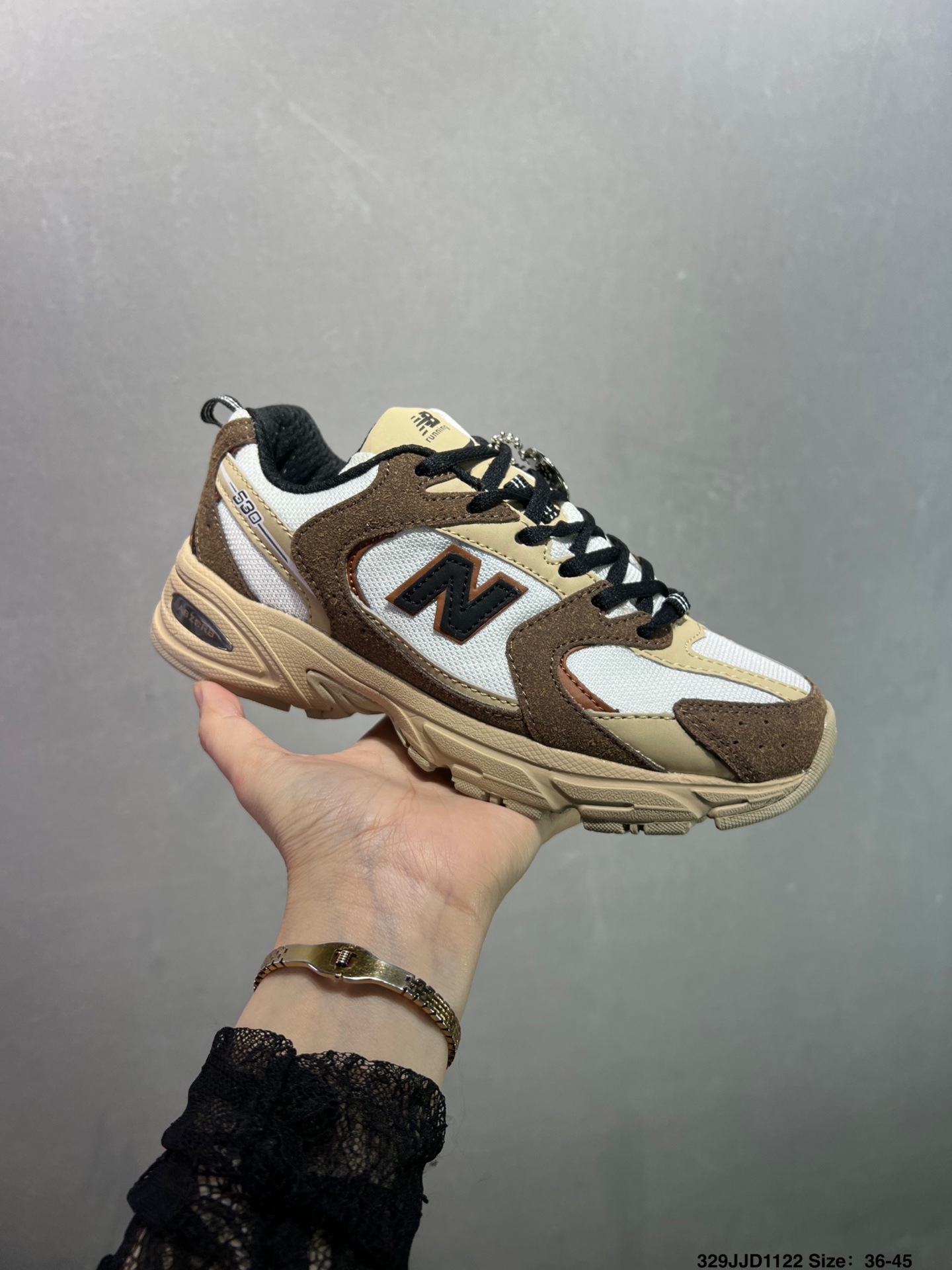 💰110
✅新百伦 NB530 New Balance 530 复跑古鞋NB530这鞋双确实是NB家经复典古款式之一，以全科新技诠释，成打功造530鞋款。鞋面保在持530基本线条和片层构结的同时，采更用
为简洁、流畅设的计语言 
货号：MR530VS
Size ：36 37 37.5 38 38.5 39.5 40 40.5 41.5 42 42.5 43 44 45
编码：329JJD1122