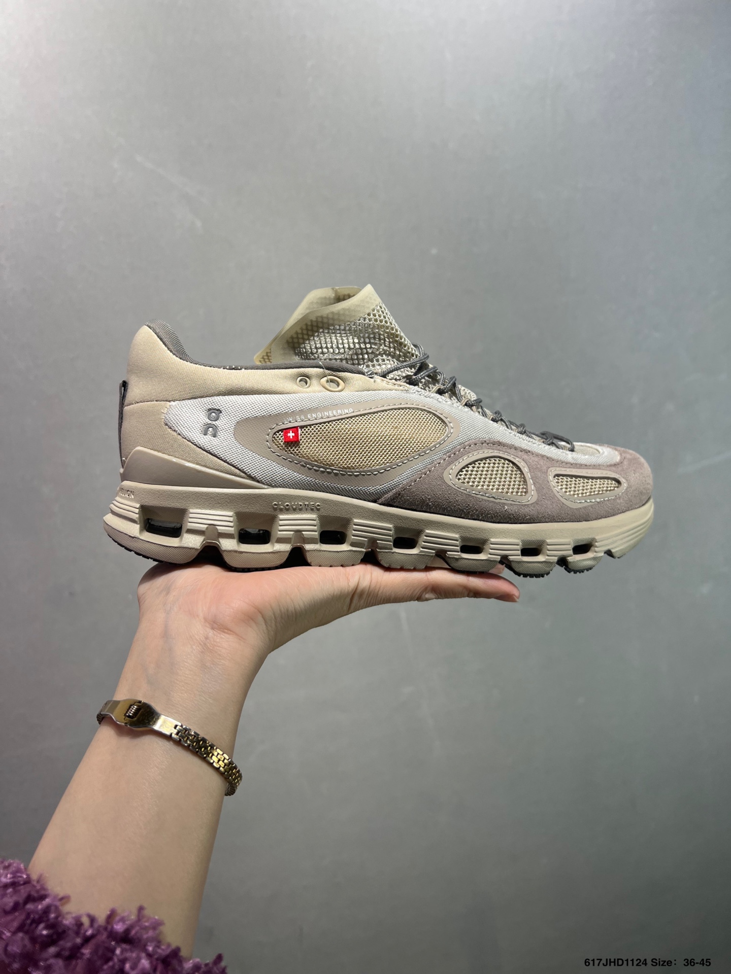 💰130
✅On昂跑 Cloud X FKA 户外街头机能风跑步鞋 货号:3WF10700603 尺码: 36-45(半) ID:617JHD1124