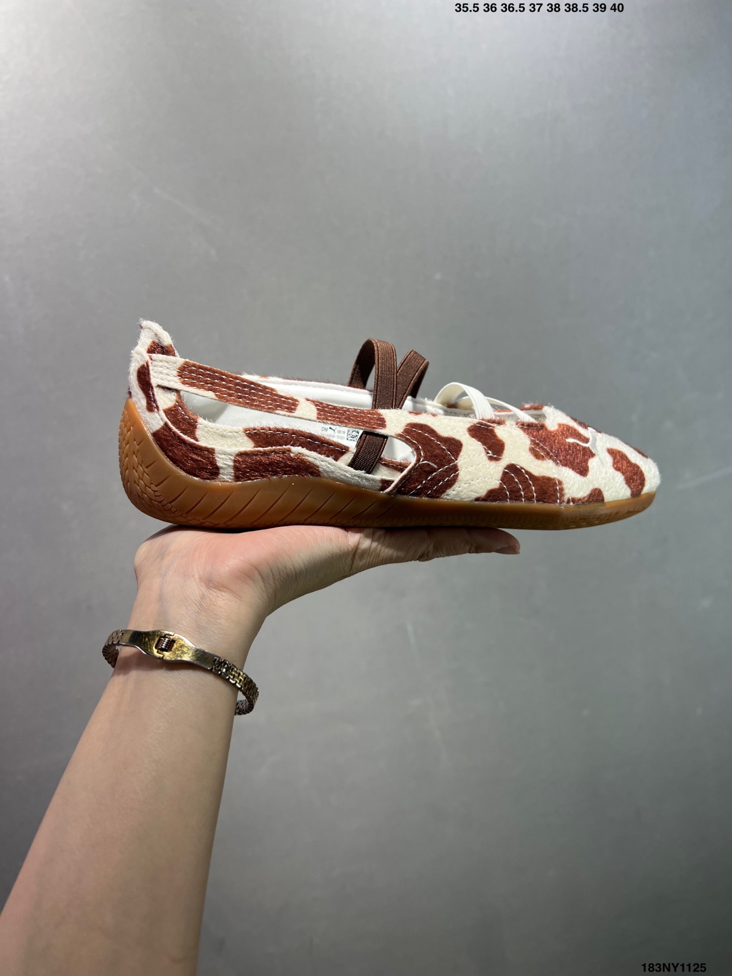 💰95
✅Puma Speedcat Ballet WNS彪马 防滑耐磨 生活休闲运动 芭蕾鞋
官方货号:406758-02
尺码:35 36 37 37.5 38 38.5 39 40 40.5 41 42
编码：183NY1125