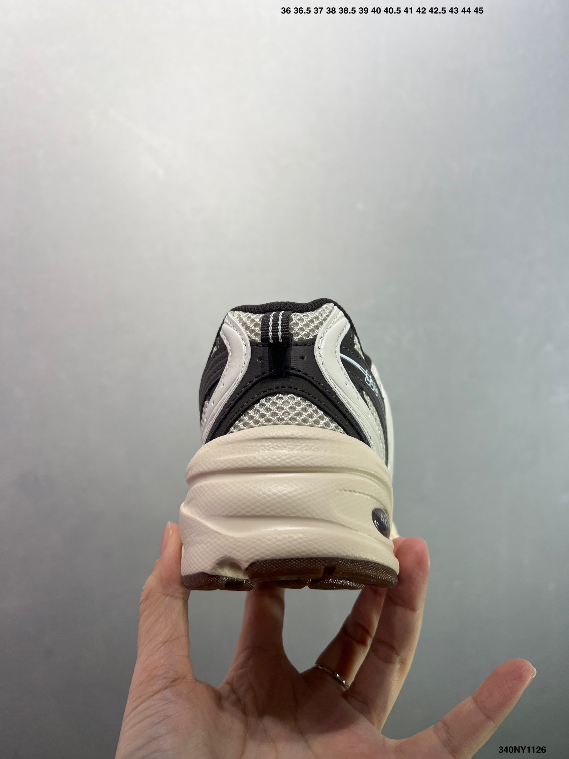 💰95
✅新百伦 NB530 New Balance 530 复跑古鞋NB530这鞋双确实是NB家经复典古款式之一，以全科新技诠释，成打功造530鞋款。鞋面保在持530基本线条和片层构结的同时，采更用
为简洁、流畅设的计语言 
货号：MR530VS
Size ：36 37 37.5 38 38.5 39.5 40 40.5 41.5 42 42.5 43 44 45
编码：340NY1126