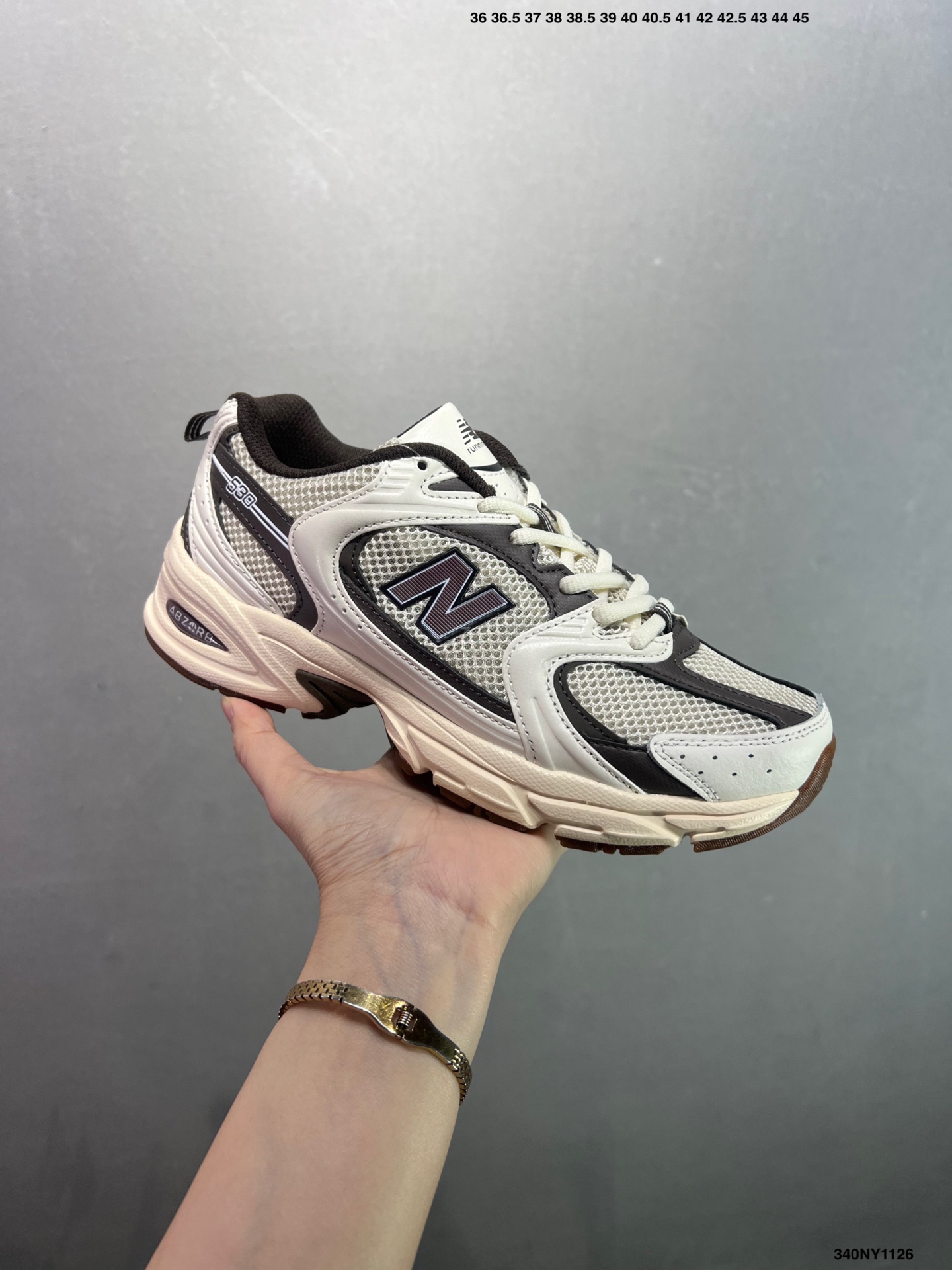 💰95
✅新百伦 NB530 New Balance 530 复跑古鞋NB530这鞋双确实是NB家经复典古款式之一，以全科新技诠释，成打功造530鞋款。鞋面保在持530基本线条和片层构结的同时，采更用
为简洁、流畅设的计语言 
货号：MR530VS
Size ：36 37 37.5 38 38.5 39.5 40 40.5 41.5 42 42.5 43 44 45
编码：340NY1126