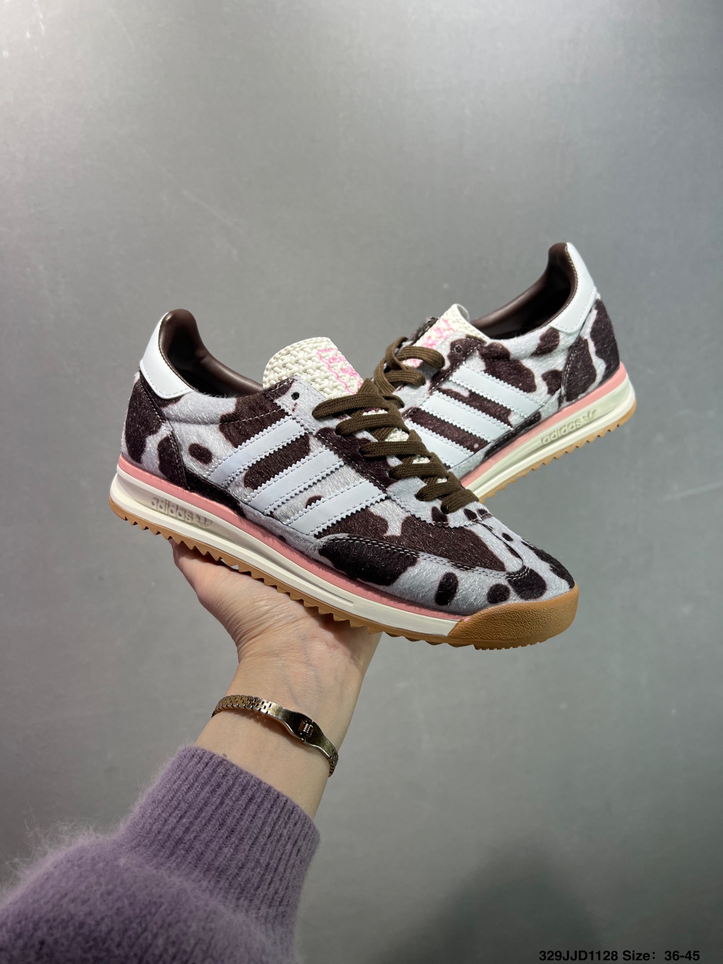 🈴️💰110
✅阿迪达斯Adidas SL 72 RTN三叶草复古休闲跑步鞋休闲运动鞋
货号:ID1031
尺码:36 36.5 37 38 38.5 39 40 40.5 41 42 42.5 43 44 45
ID:329JJD1128