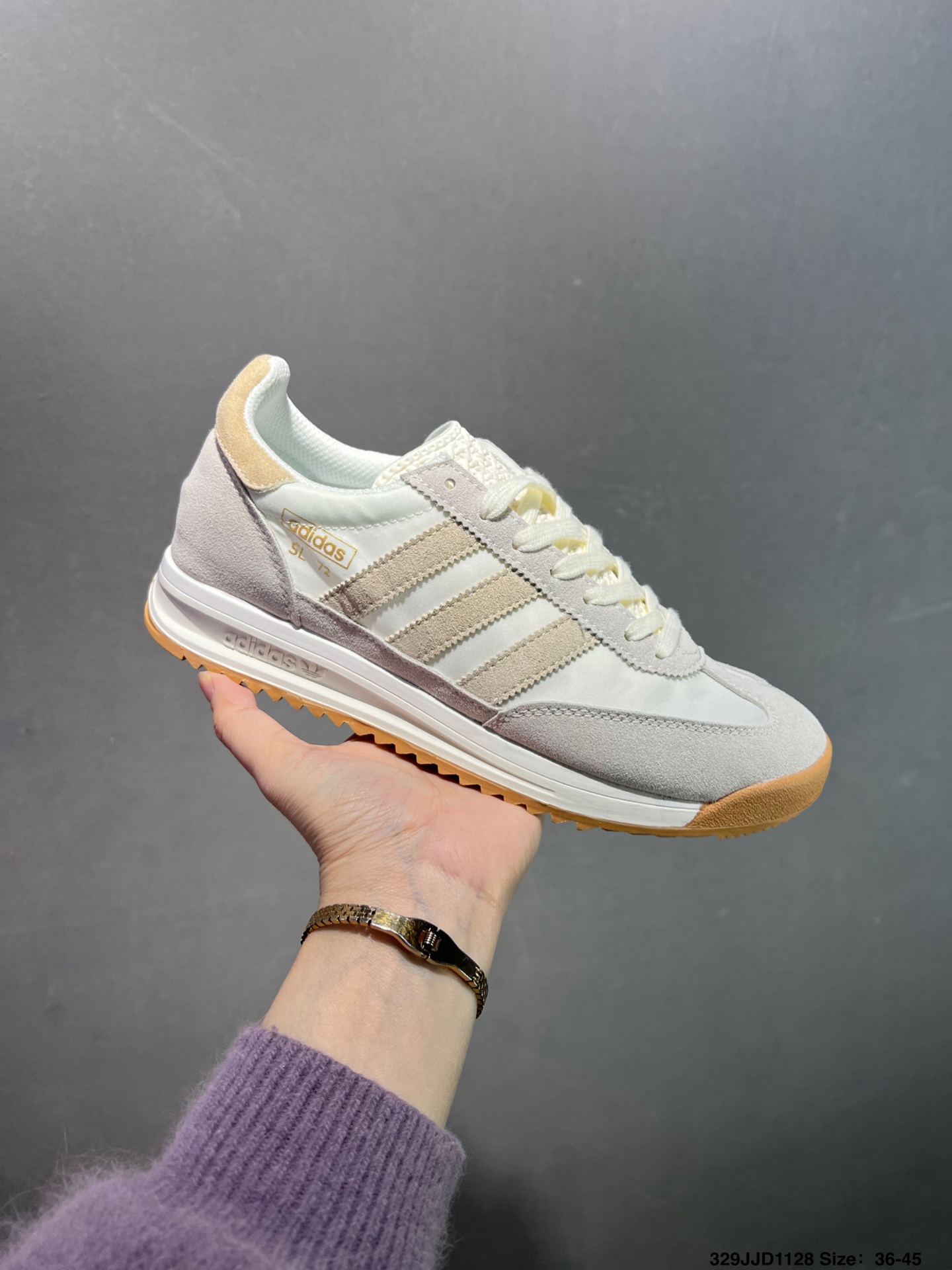 🈴️💰110
✅阿迪达斯Adidas SL 72 RTN三叶草复古休闲跑步鞋休闲运动鞋
货号:ID1031
尺码:36 36.5 37 38 38.5 39 40 40.5 41 42 42.5 43 44 45
ID:329JJD1128