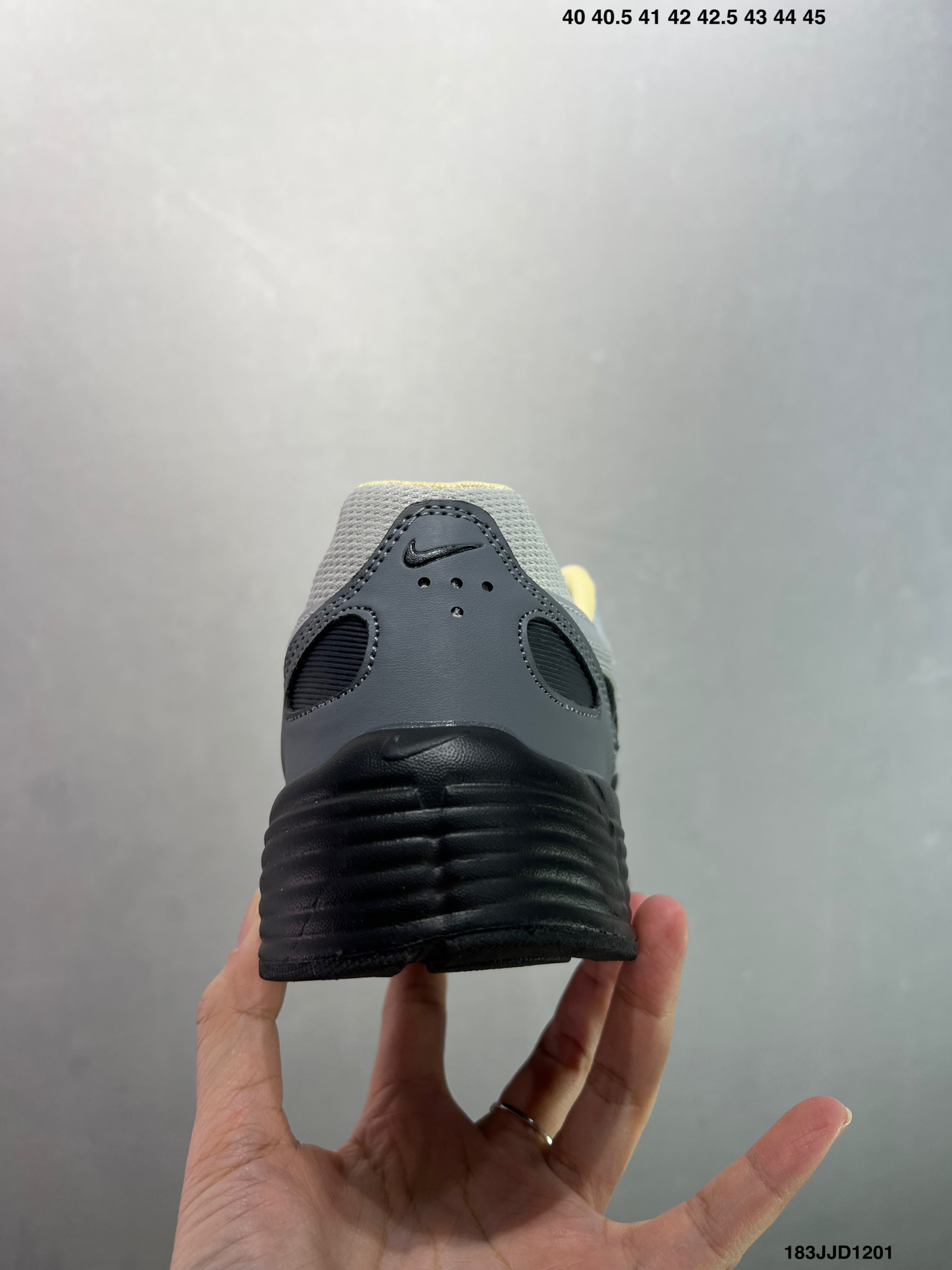 💰110 ✅NK P5990 系列低帮复古老爹风休闲运动舒适慢跑鞋 超火复古老爹跑鞋 充正版本 耐克 P5990老爹鞋Initiator 独家出货 独家私模 原鞋 真标 原盒打造 官方货号：BV1021-108 Size：如图 编码：183JJD1201