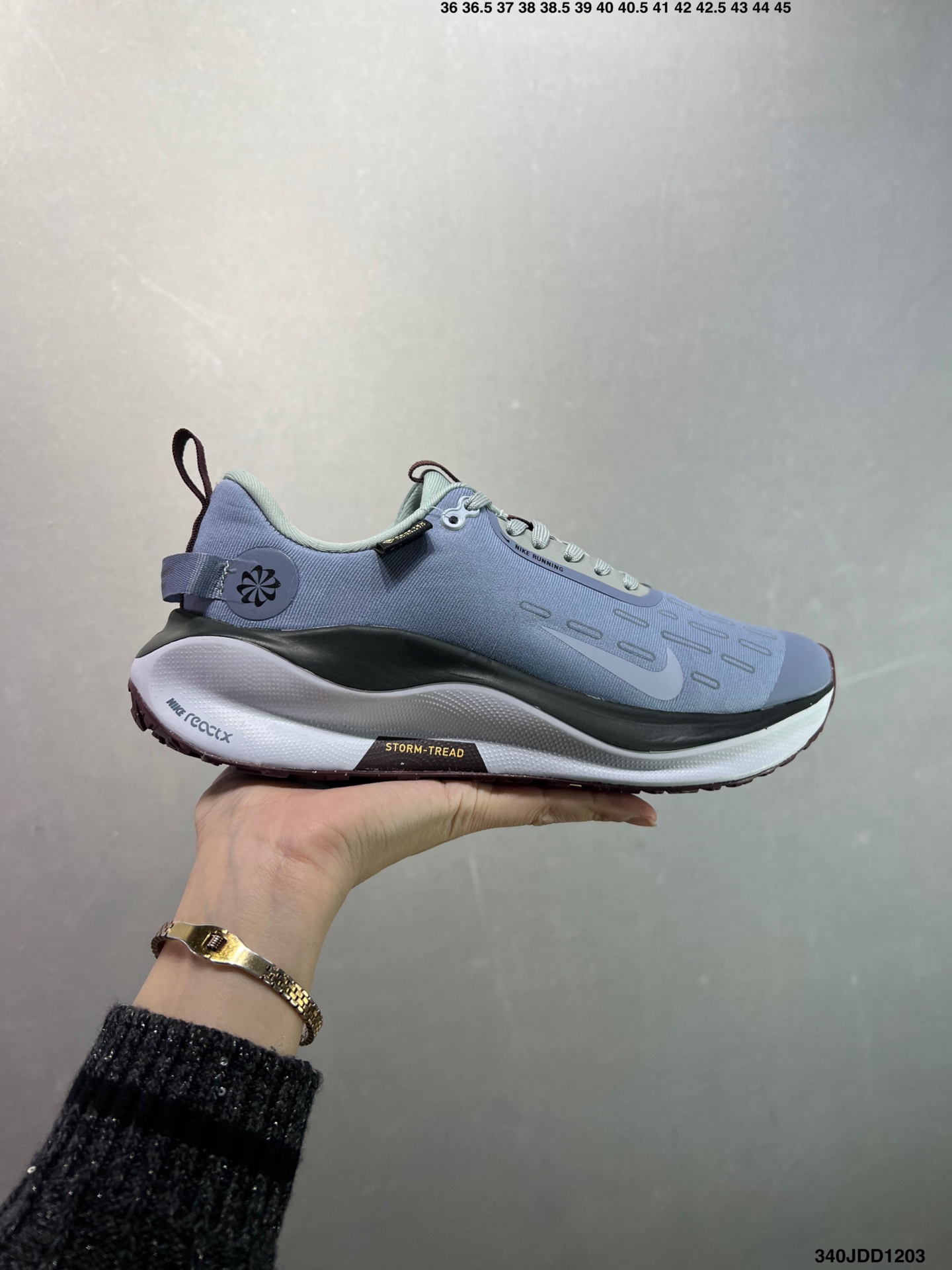 💰100
✅Nike React Infinity Rn 4 GTX 耐克 马拉松机能风格运动鞋 
实拍首发#鞋款搭载柔软泡绵 在运动中为你塑就缓震脚感 设计灵感源自日常跑步者 提供稳固支撑力和非凡抓地力 缔造舒适非凡的迈步体验
官方货号:HQ0265-400
尺码:36 36.5 37.5 38 38.5 39 40 40.5 41 42 42.5 43 44 45  ID：340JDD1203