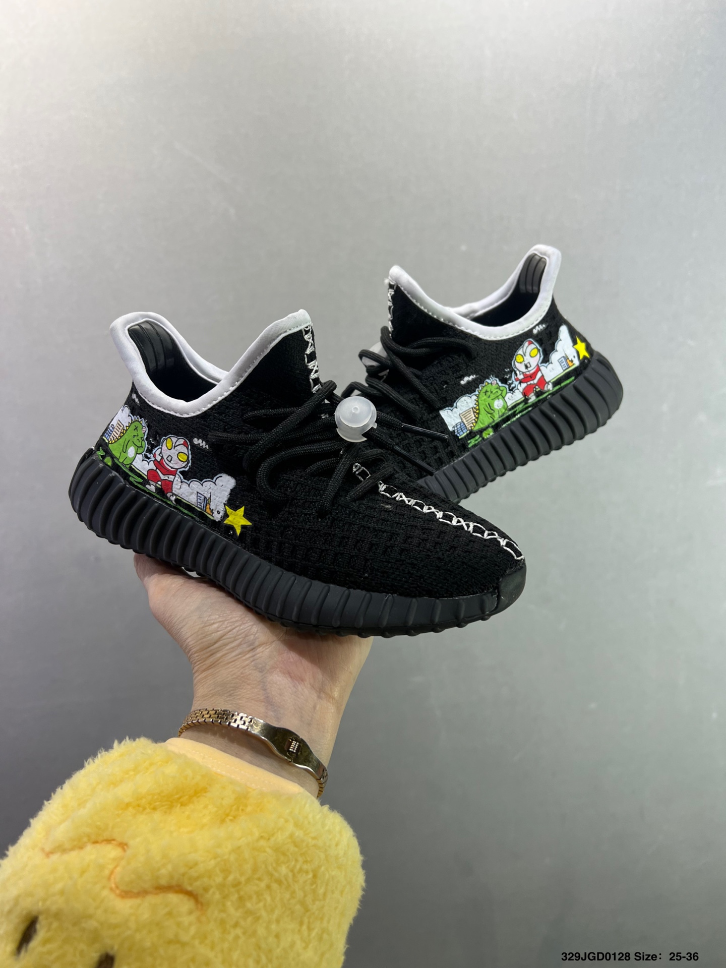 🈴️ 💰120
✅Yeezy 350 Boost V2 
真Boost全掌大底 潮流童鞋 

尺码：26 27 28 29 30 31 32 33 34 35 36 37
ID：329JGD0128