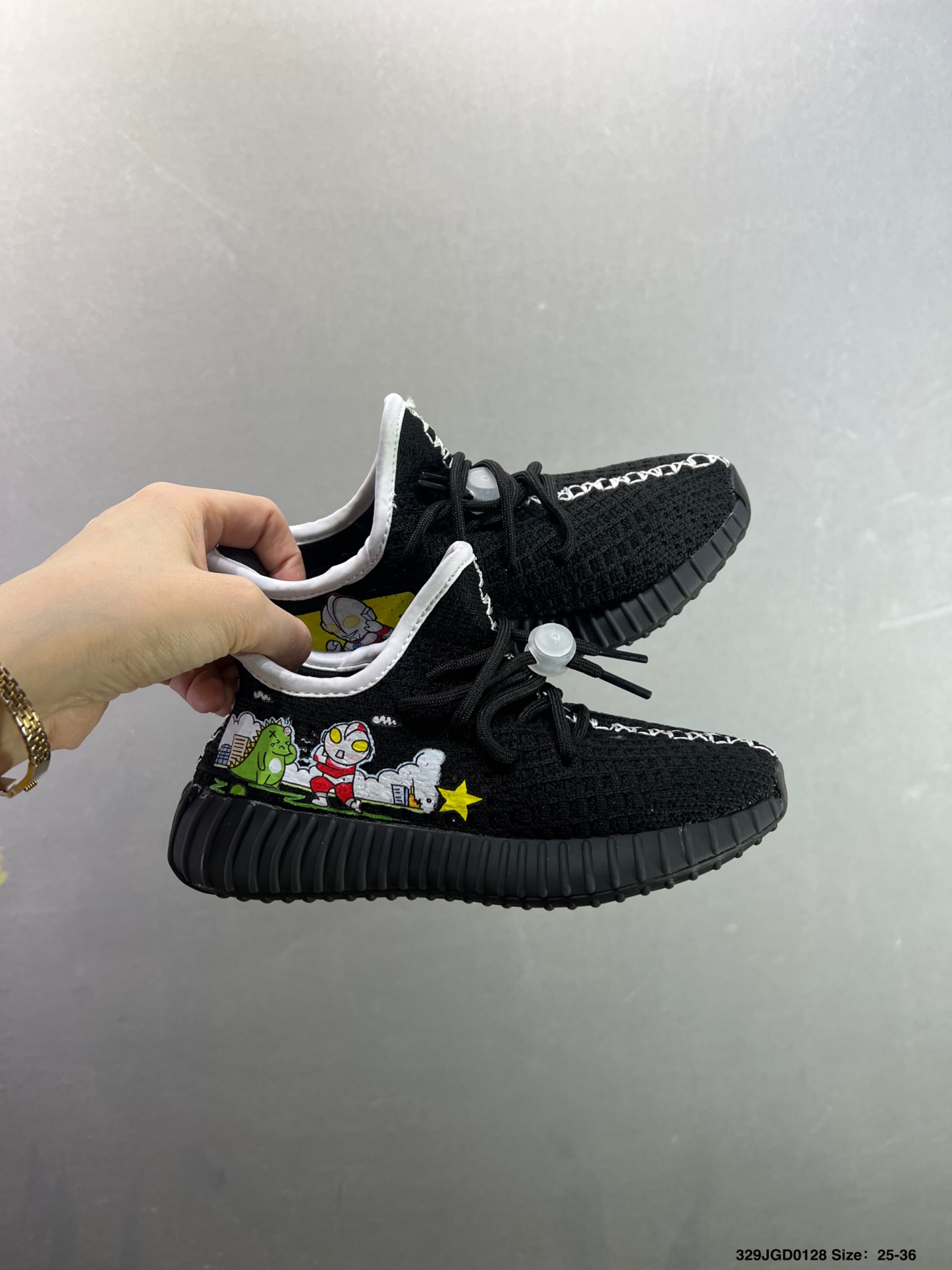 🈴️ 💰120
✅Yeezy 350 Boost V2 
真Boost全掌大底 潮流童鞋 

尺码：26 27 28 29 30 31 32 33 34 35 36 37
ID：329JGD0128