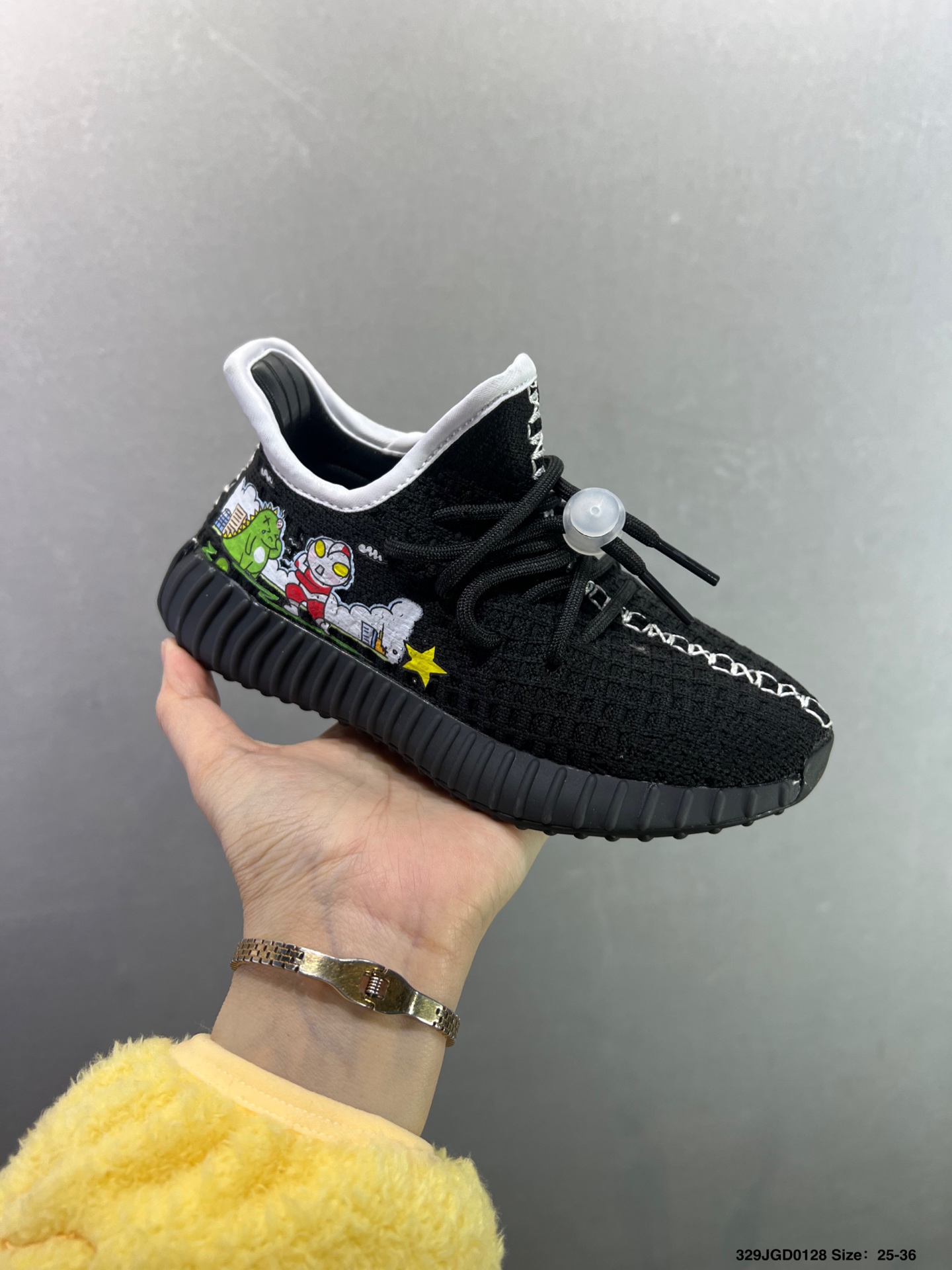 🈴️ 💰120
✅Yeezy 350 Boost V2 
真Boost全掌大底 潮流童鞋 

尺码：26 27 28 29 30 31 32 33 34 35 36 37
ID：329JGD0128