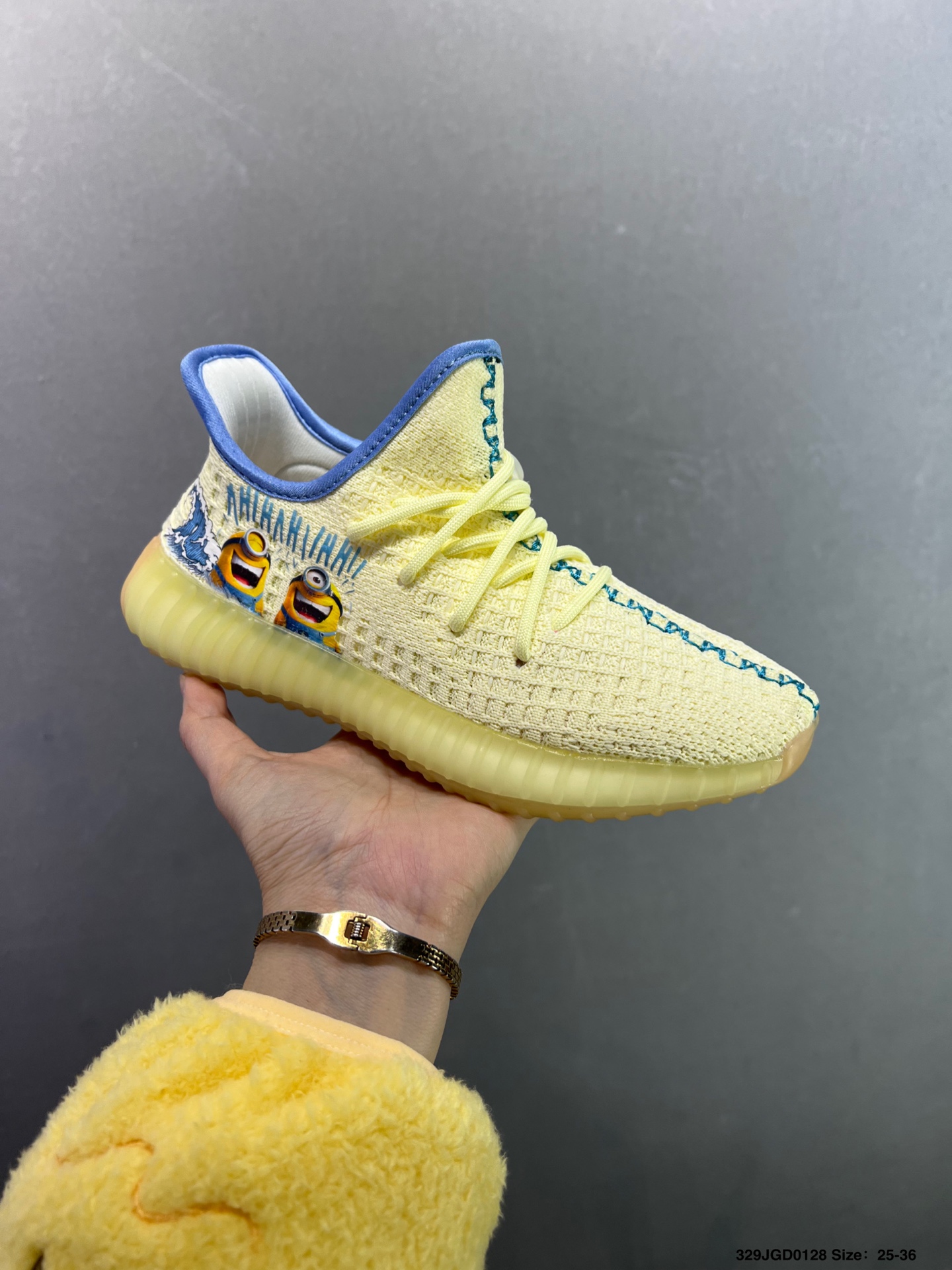 🈴️ 💰120
✅Yeezy 350 Boost V2 
真Boost全掌大底 潮流童鞋 

尺码：26 27 28 29 30 31 32 33 34 35 36 37
ID：329JGD0128