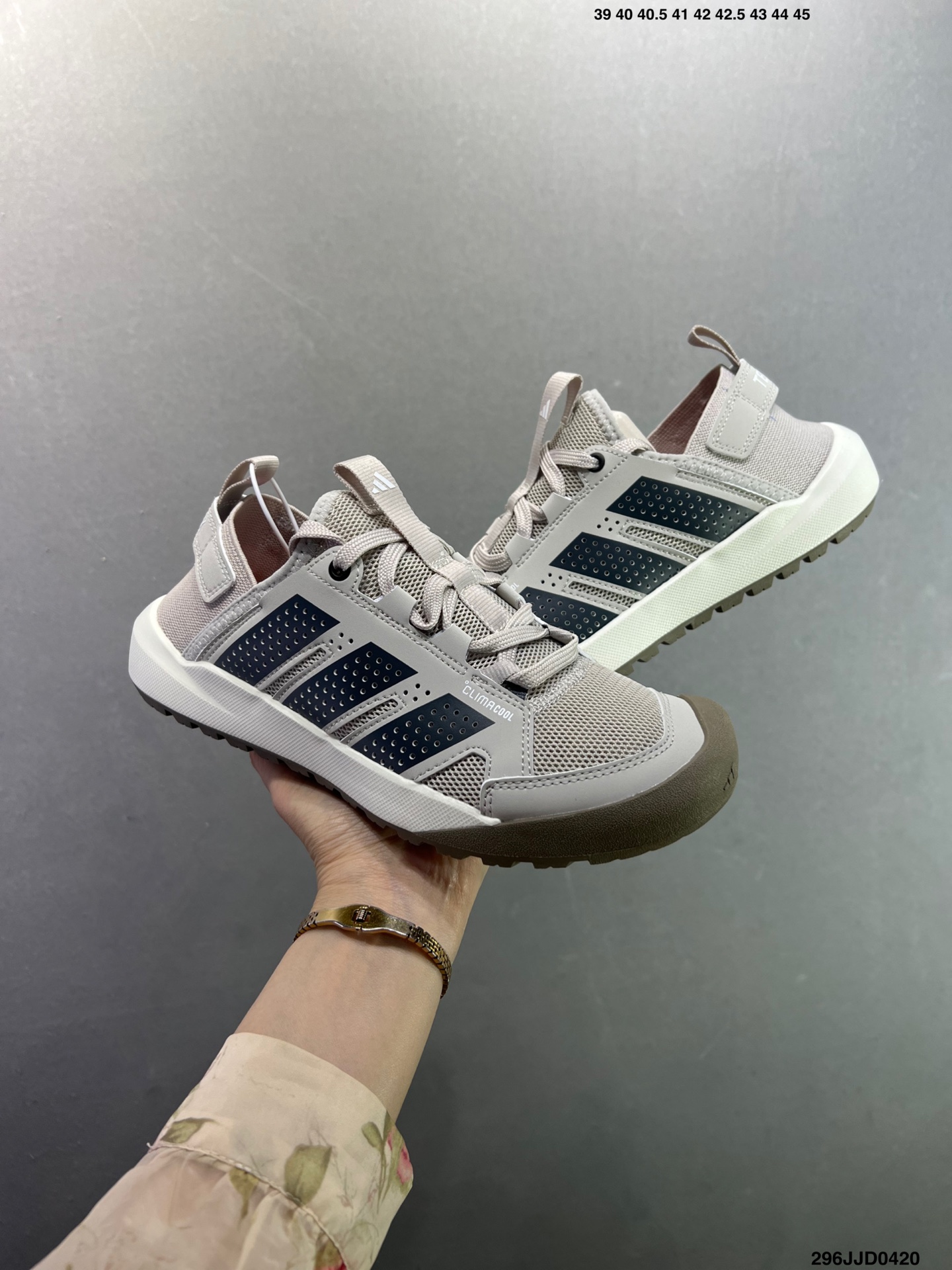 Adidas Terrex Daroga 25 阿迪达斯 户外休闲运动鞋 HP7176-High Quatity Cheap Brand wholesale wholesaler seller Clothes Bags handbags Sneakers Top Fashion Clothing Shoes from China Factory Chinese suppliers best Quality Beautiful Price Adidas Terrex Daroga 25 阿迪达斯 户外休闲运动鞋 HP7176