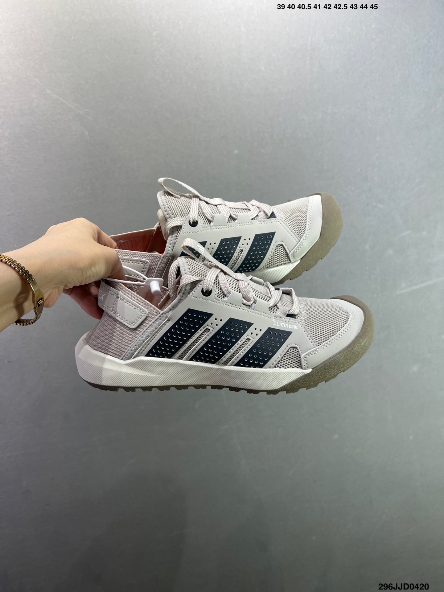 Adidas Terrex Daroga 25 阿迪达斯 户外休闲运动鞋 HP7176-High Quatity Cheap Brand wholesale wholesaler seller Clothes Bags handbags Sneakers Top Fashion Clothing Shoes from China Factory Chinese suppliers best Quality Beautiful Price Adidas Terrex Daroga 25 阿迪达斯 户外休闲运动鞋 HP7176