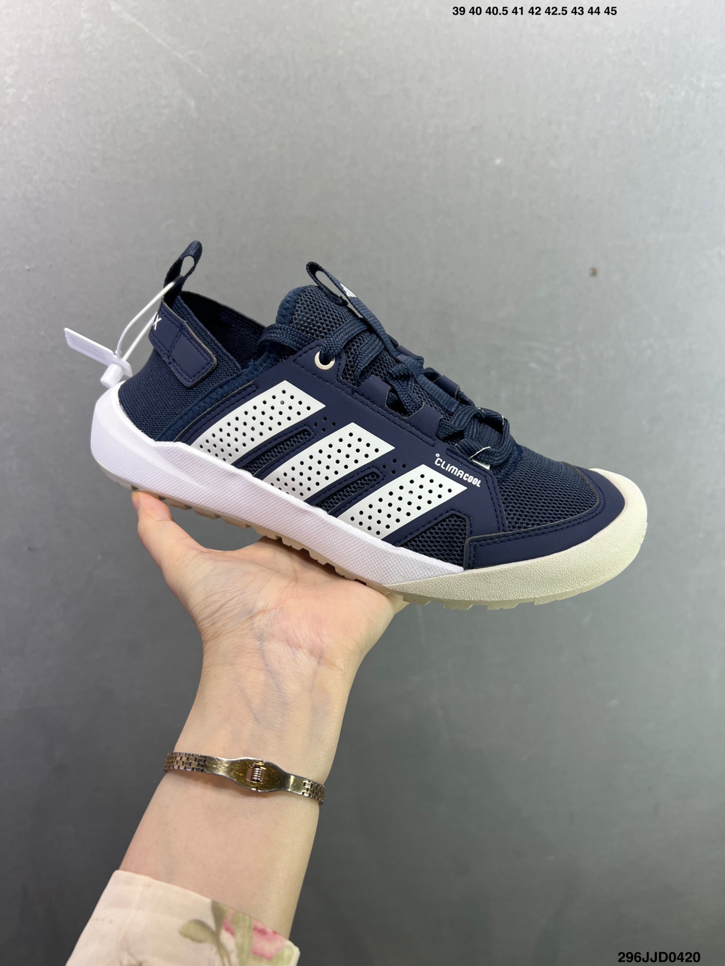 Adidas Terrex Daroga 25 阿迪达斯 户外休闲运动鞋 HP7176-High Quatity Cheap Brand wholesale wholesaler seller Clothes Bags handbags Sneakers Top Fashion Clothing Shoes from China Factory Chinese suppliers best Quality Beautiful Price Adidas Terrex Daroga 25 阿迪达斯 户外休闲运动鞋 HP7176