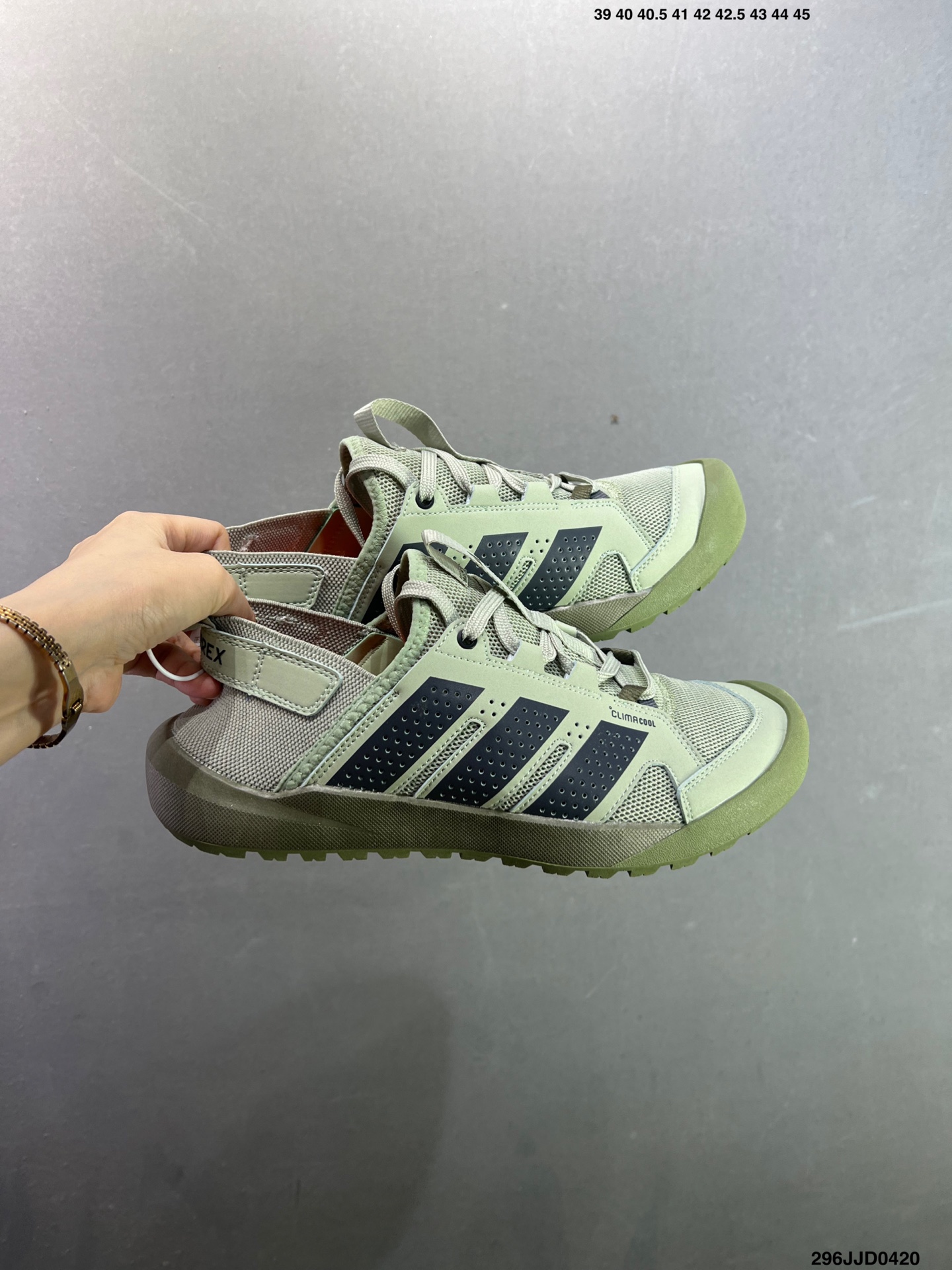 Adidas Terrex Daroga 25 阿迪达斯 户外休闲运动鞋 HP7176-High Quatity Cheap Brand wholesale wholesaler seller Clothes Bags handbags Sneakers Top Fashion Clothing Shoes from China Factory Chinese suppliers best Quality Beautiful Price Adidas Terrex Daroga 25 阿迪达斯 户外休闲运动鞋 HP7176