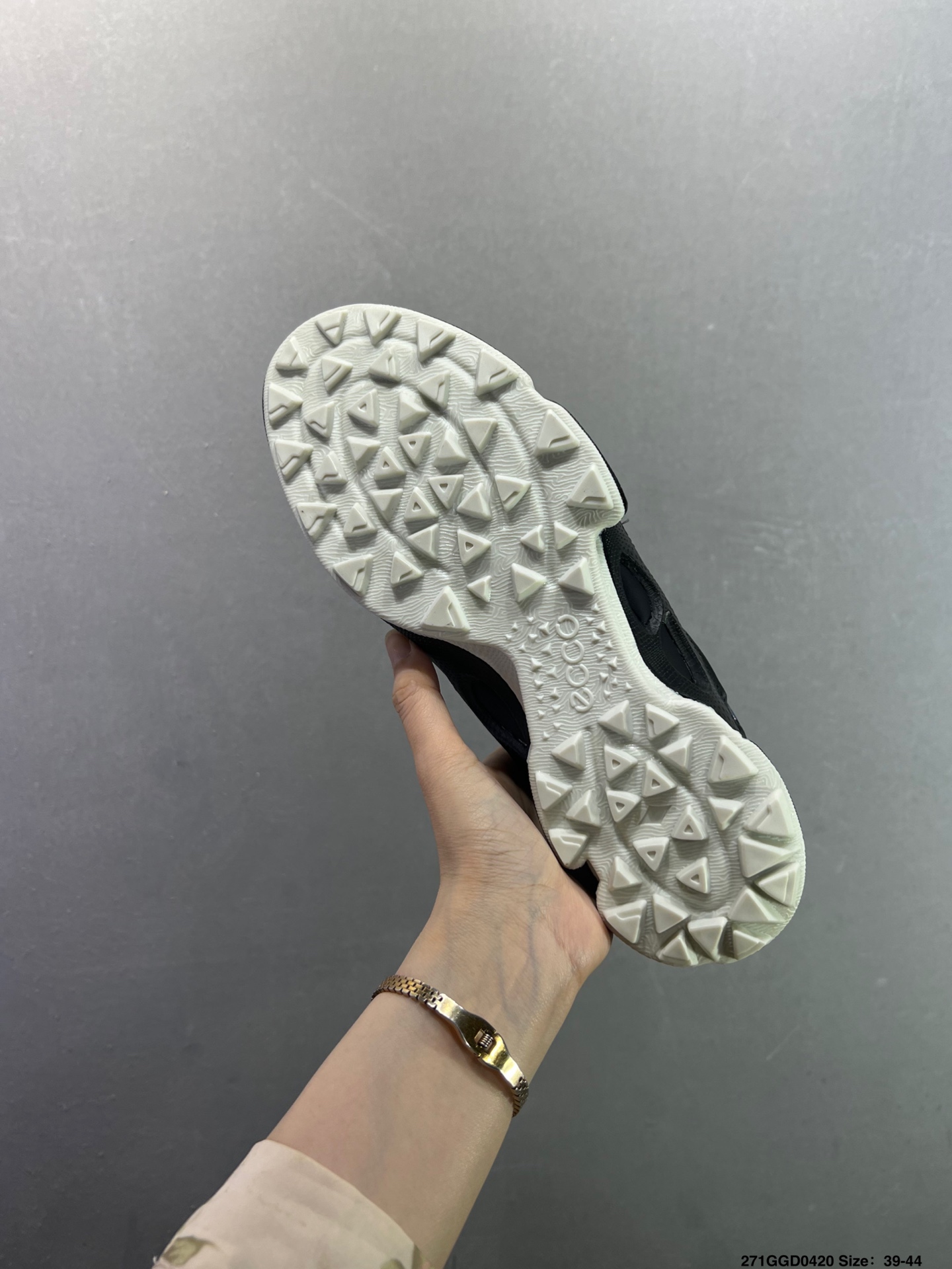 ECCO爱步运动鞋 真皮透气休闲防滑跑步鞋-High Quatity Cheap Brand wholesale wholesaler seller Clothes Bags handbags Sneakers Top Fashion Clothing Shoes from China Factory Chinese suppliers best Quality Beautiful Price ECCO爱步运动鞋 真皮透气休闲防滑跑步鞋
