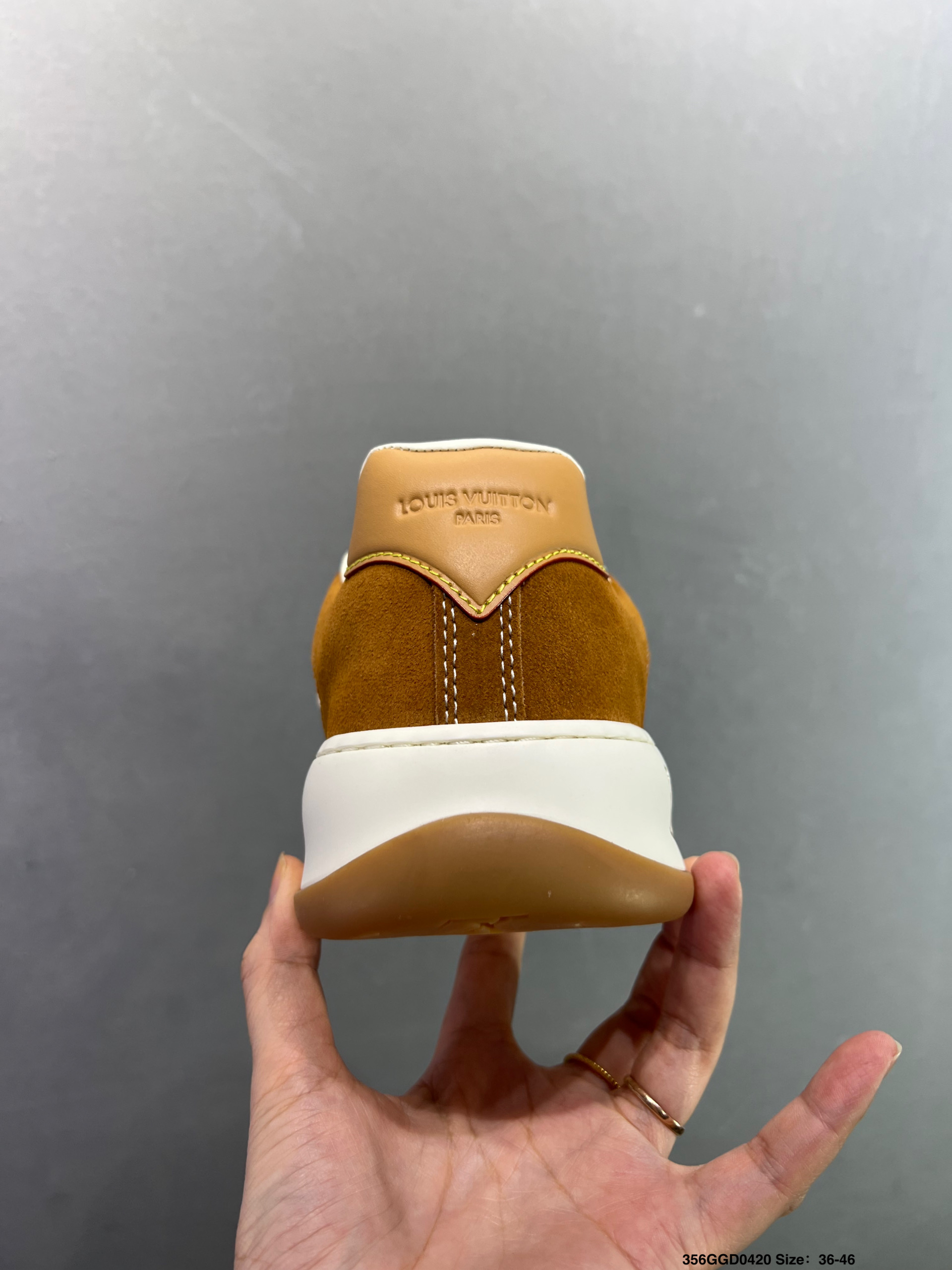 路易威登/Louis Vuitton LV路易威登板鞋-High Quatity Cheap Brand wholesale wholesaler seller Clothes Bags handbags Sneakers Top Fashion Clothing Shoes from China Factory Chinese suppliers best Quality Beautiful Price 路易威登/Louis Vuitton LV路易威登板鞋