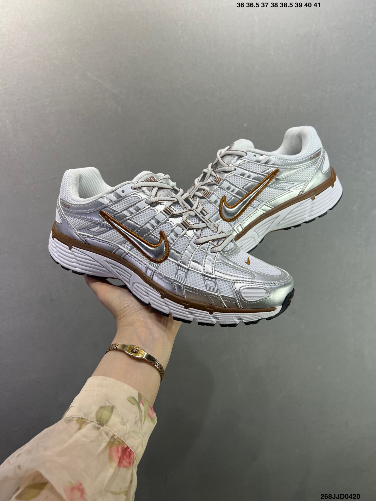 耐克Nike p-6000 跑鞋内外侧都用了红色的钩子 BY1021-103-High Quatity Cheap Brand wholesale wholesaler seller Clothes Bags handbags Sneakers Top Fashion Clothing Shoes from China Factory Chinese suppliers best Quality Beautiful Price 耐克Nike p-6000 跑鞋内外侧都用了红色的钩子 BY1021-103