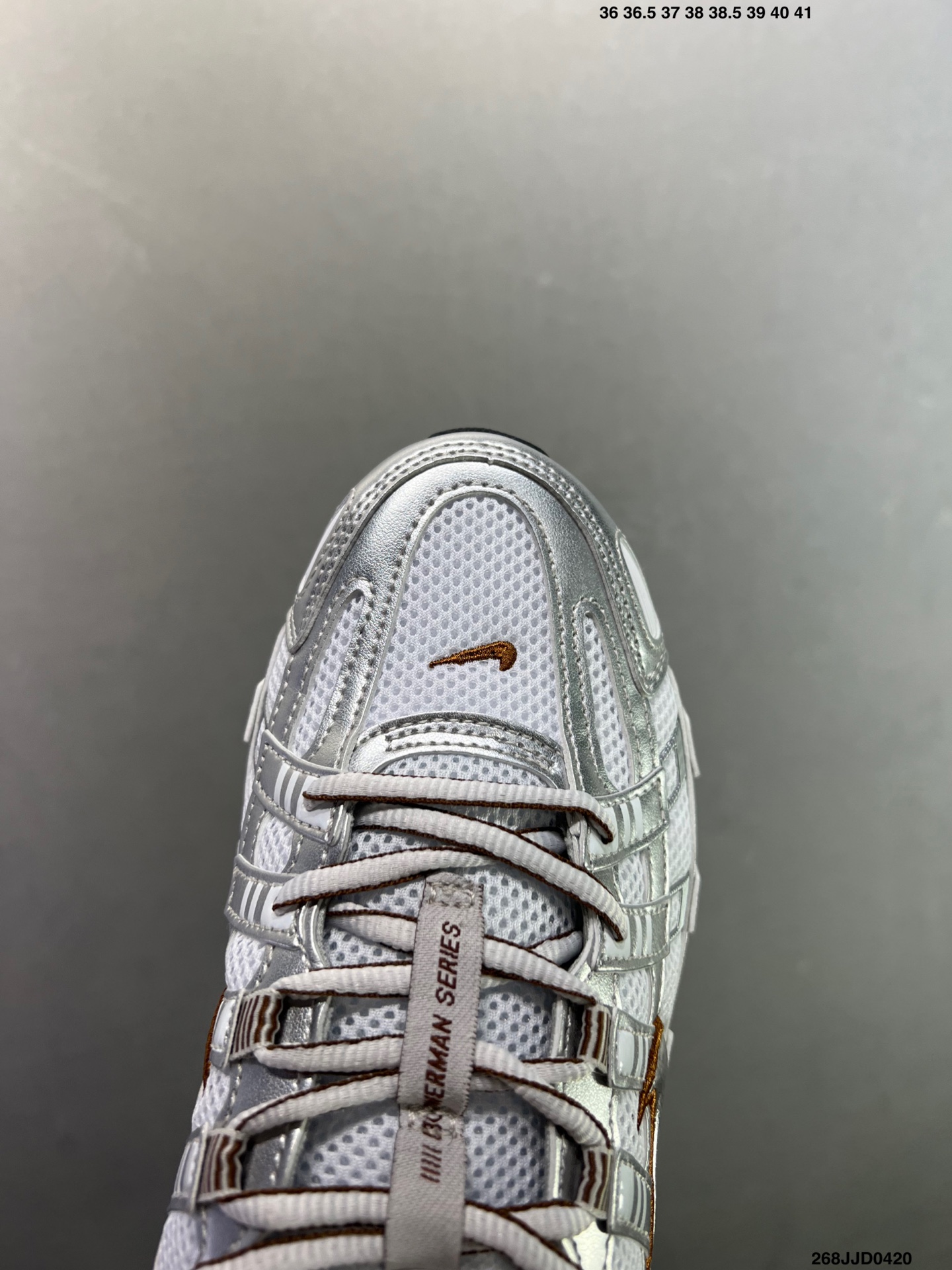 耐克Nike p-6000 跑鞋内外侧都用了红色的钩子 BY1021-103-High Quatity Cheap Brand wholesale wholesaler seller Clothes Bags handbags Sneakers Top Fashion Clothing Shoes from China Factory Chinese suppliers best Quality Beautiful Price 耐克Nike p-6000 跑鞋内外侧都用了红色的钩子 BY1021-103