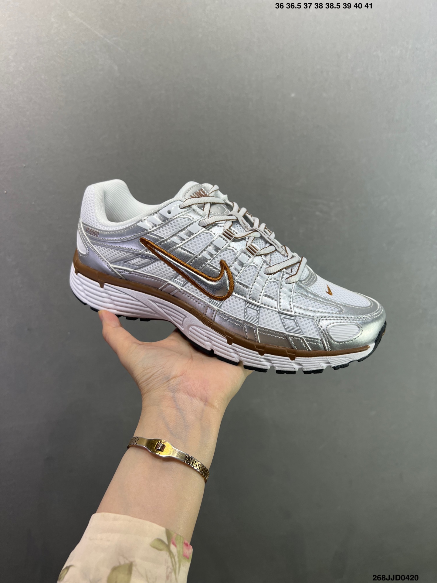 耐克Nike p-6000 跑鞋内外侧都用了红色的钩子 BY1021-103-High Quatity Cheap Brand wholesale wholesaler seller Clothes Bags handbags Sneakers Top Fashion Clothing Shoes from China Factory Chinese suppliers best Quality Beautiful Price 耐克Nike p-6000 跑鞋内外侧都用了红色的钩子 BY1021-103